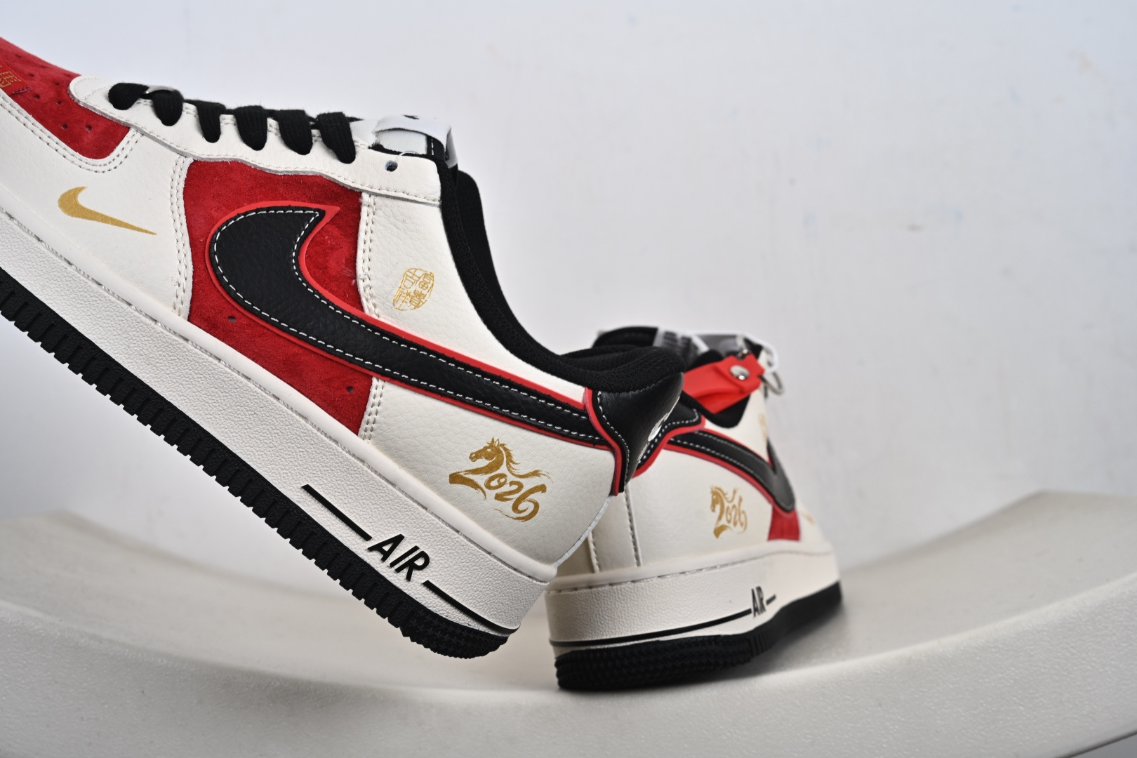 2026年爆款限量发售 NIke Air Force 1 '07 Low “马年限定-米黑红金马”空军一号 低帮 运动鞋 HT5088-616-Top High Quatity Cheap Sneakers Fashion Clothing Clothes Bags handbags Shoes of all Brand wholesale With The best Quality And Beautiful Price from China Factory Chinese suppliers wholesaler seller 2026年爆款限量发售 NIke Air Force 1 '07 Low “马年限定-米黑红金马”空军一号 低帮 运动鞋 HT5088-616