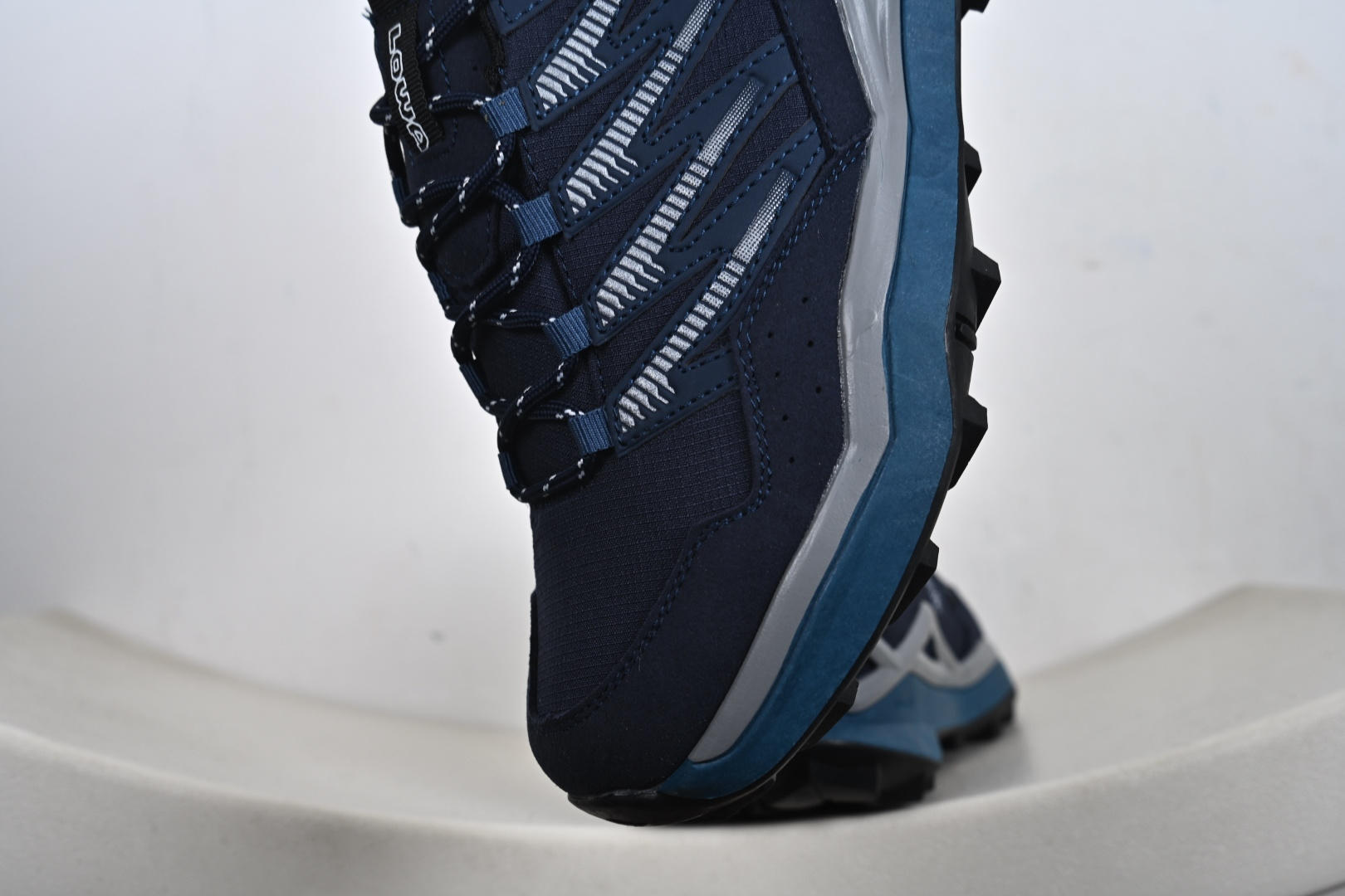 Lowa Maddox Pro GTX 时尚简约 舒适百搭 防滑耐磨 防水低帮登山鞋 9059-321630