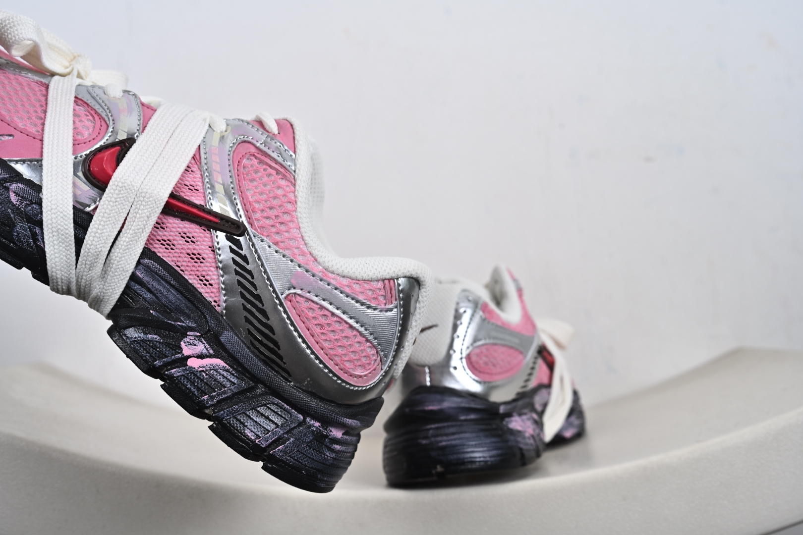 Nike V5 RNR 复古做旧 解构绑带 舒适百搭防滑耐磨 低帮跑步鞋 HQ7901-102