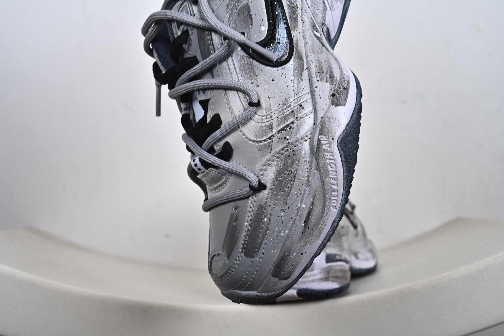 Air Monarch IV M2K Tekno 415445-102