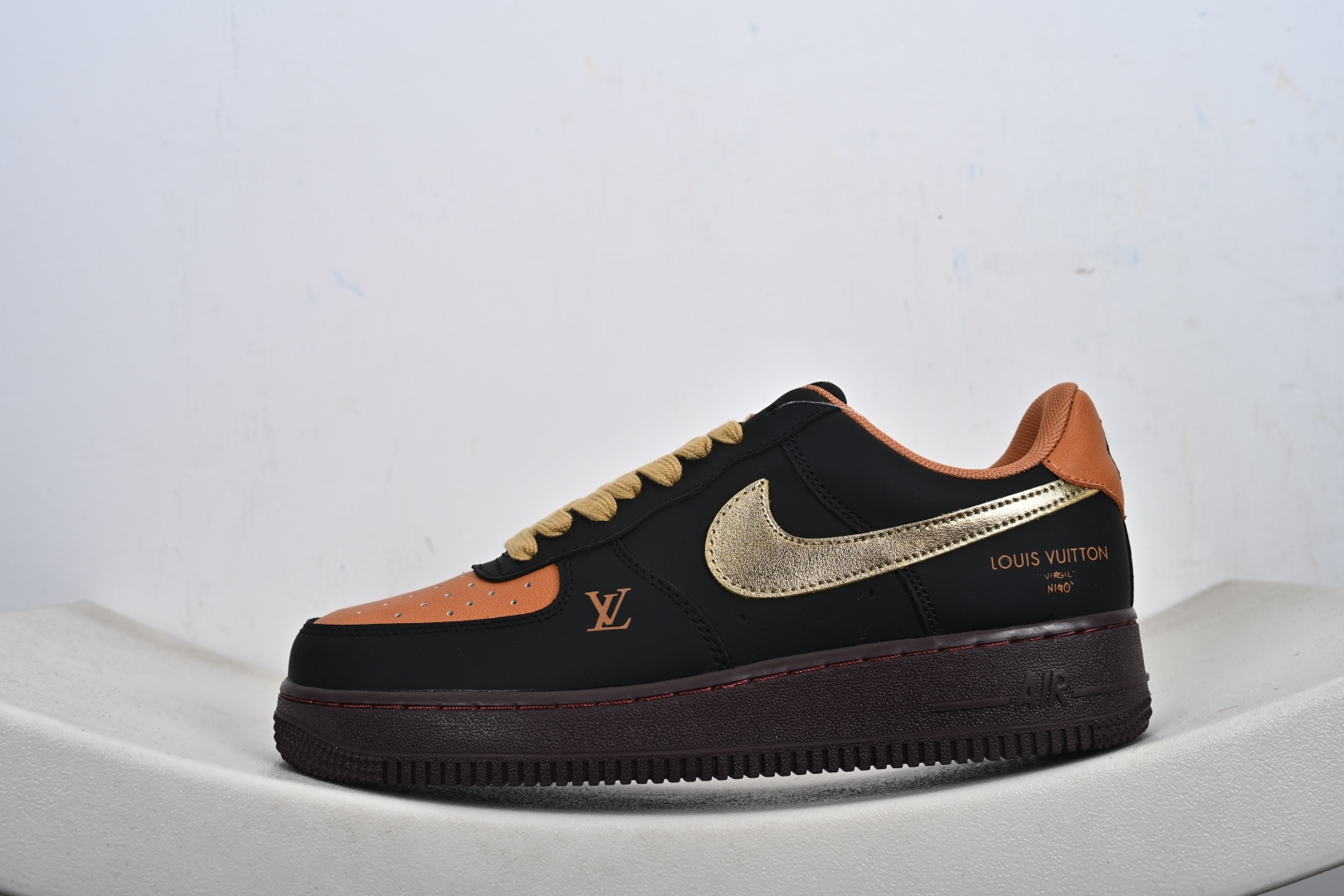 NIke Air Force 1 '07 Low “马年限定--玄黑赤金” 空军一号低帮 运动鞋 休闲鞋 FV3694-101