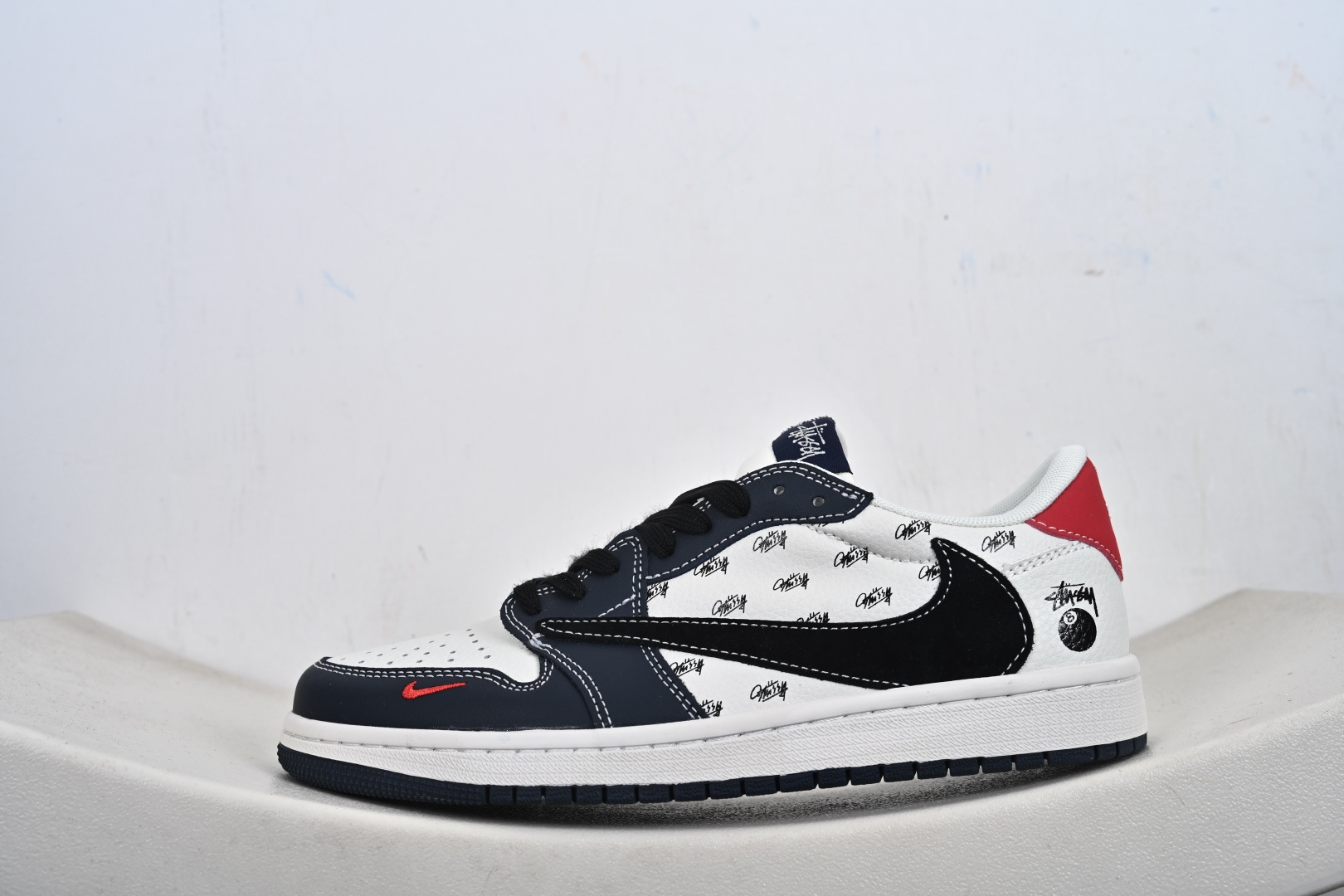 定制版 Jordan Air Jordan倒勾 “ 斯图西联名——米白蓝红印花” 高端定制 低帮 复古 减震 防滑 耐磨 篮球鞋 JW1188-170