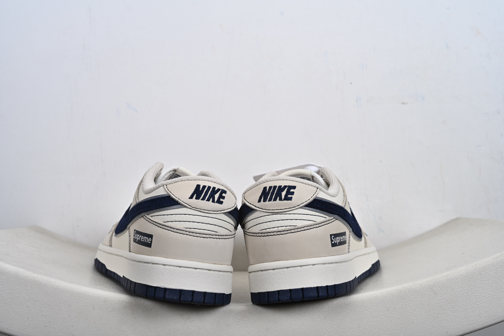 Nike SB Dunk Low“ Supreme联名—米蓝头层皮” 周年高端定制 低帮休闲板鞋 DN3168-019-Top High Quatity Cheap Sneakers Fashion Clothing Clothes Bags handbags Shoes of all Brand wholesale With The best Quality And Beautiful Price from China Factory Chinese suppliers wholesaler seller Nike SB Dunk Low“ Supreme联名—米蓝头层皮” 周年高端定制 低帮休闲板鞋 DN3168-019