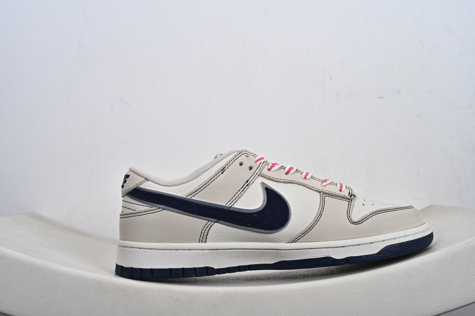 Nike SB Dunk Low“ Supreme联名—米蓝头层皮” 周年高端定制 低帮休闲板鞋 DN3168-019-Top High Quatity Cheap Sneakers Fashion Clothing Clothes Bags handbags Shoes of all Brand wholesale With The best Quality And Beautiful Price from China Factory Chinese suppliers wholesaler seller Nike SB Dunk Low“ Supreme联名—米蓝头层皮” 周年高端定制 低帮休闲板鞋 DN3168-019