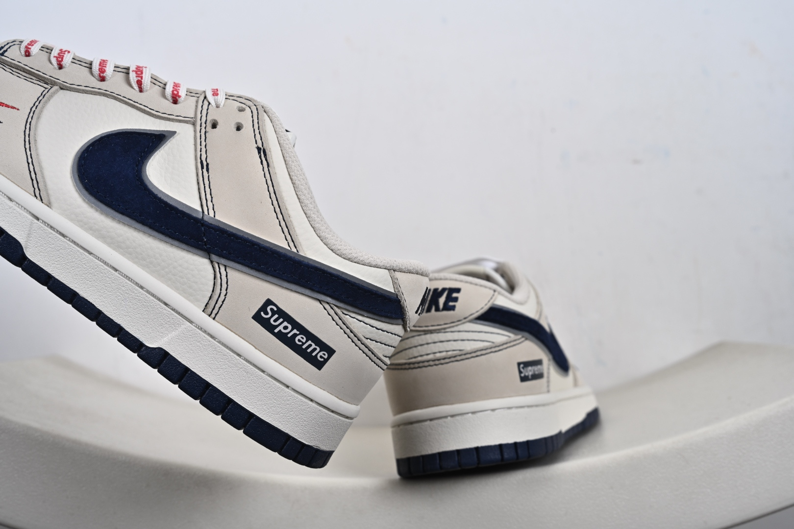 Nike SB Dunk Low“ Supreme联名—米蓝头层皮” 周年高端定制 低帮休闲板鞋 DN3168-019-Top High Quatity Cheap Sneakers Fashion Clothing Clothes Bags handbags Shoes of all Brand wholesale With The best Quality And Beautiful Price from China Factory Chinese suppliers wholesaler seller Nike SB Dunk Low“ Supreme联名—米蓝头层皮” 周年高端定制 低帮休闲板鞋 DN3168-019