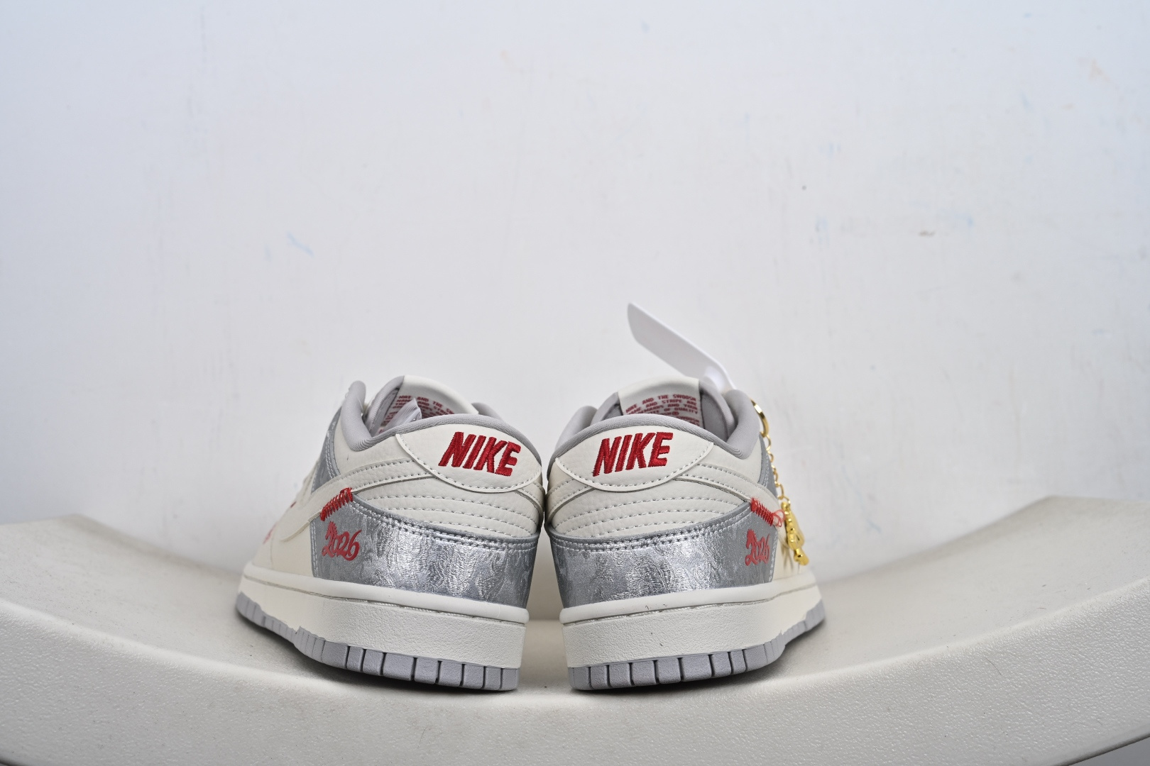 2026新款定制限量发售Nike SB Dunk Low“ 马年限定------白银中国风” 高端定制 低帮休闲板鞋 DS6608-022