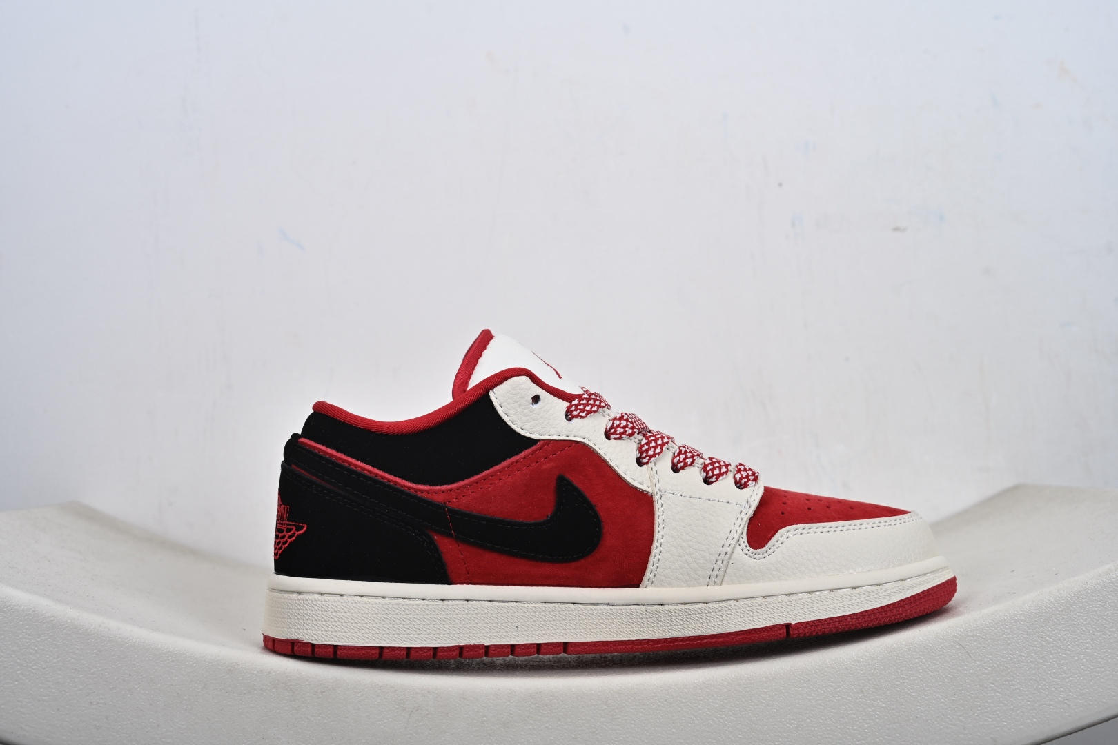 定制版 Air Jordan 1 Low AJ1 乔1“ 马年限定------黑红” #定制鞋盒 高端定制 低帮休闲板鞋 LD8888-013-Top High Quatity Cheap Sneakers Fashion Clothing Clothes Bags handbags Shoes of all Brand wholesale With The best Quality And Beautiful Price from China Factory Chinese suppliers wholesaler seller 定制版 Air Jordan 1 Low AJ1 乔1“ 马年限定------黑红” #定制鞋盒 高端定制 低帮休闲板鞋 LD8888-013