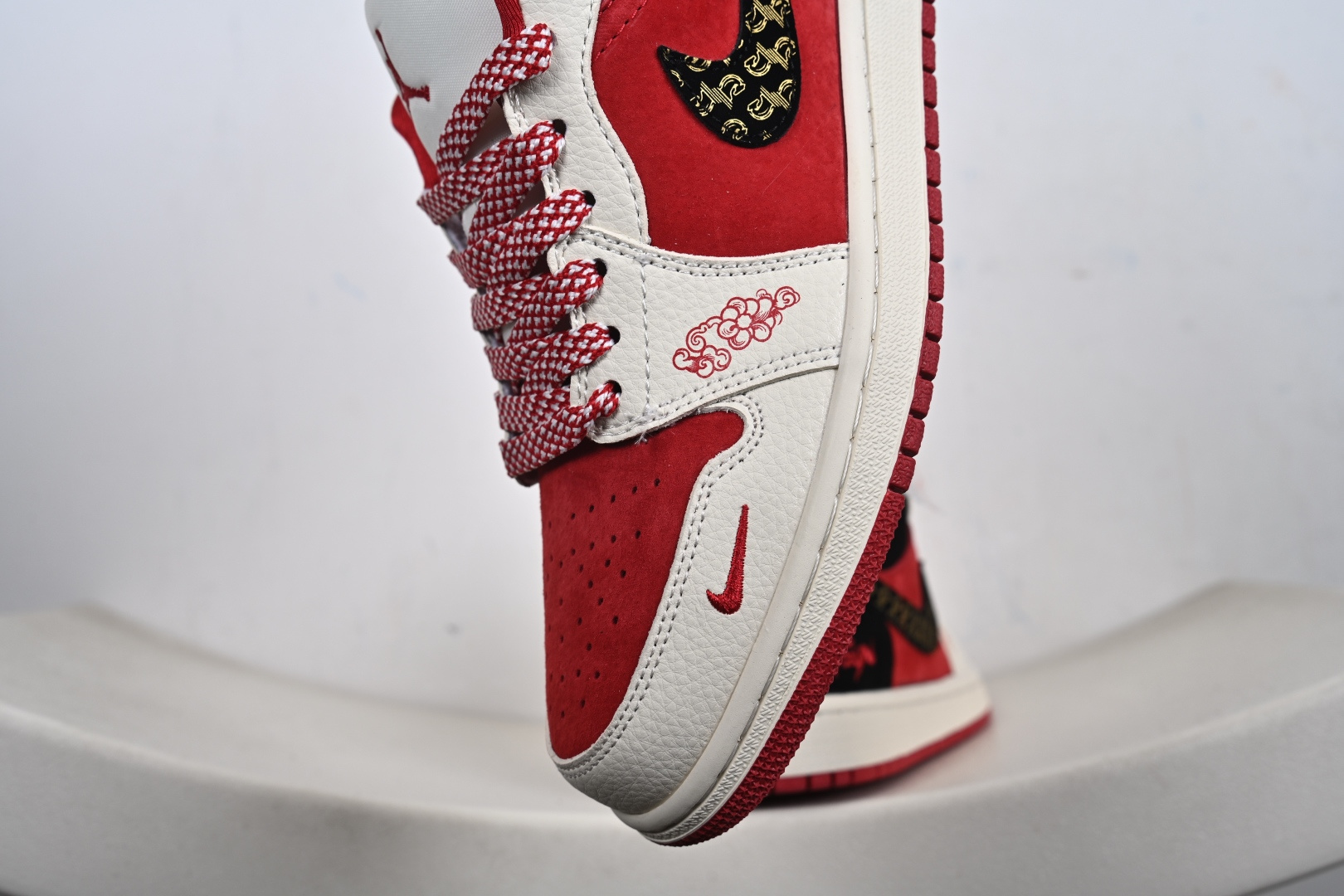 定制版 Air Jordan 1 Low AJ1 乔1“ 马年限定------黑红” #定制鞋盒 高端定制 低帮休闲板鞋 LD8888-013-Top High Quatity Cheap Sneakers Fashion Clothing Clothes Bags handbags Shoes of all Brand wholesale With The best Quality And Beautiful Price from China Factory Chinese suppliers wholesaler seller 定制版 Air Jordan 1 Low AJ1 乔1“ 马年限定------黑红” #定制鞋盒 高端定制 低帮休闲板鞋 LD8888-013