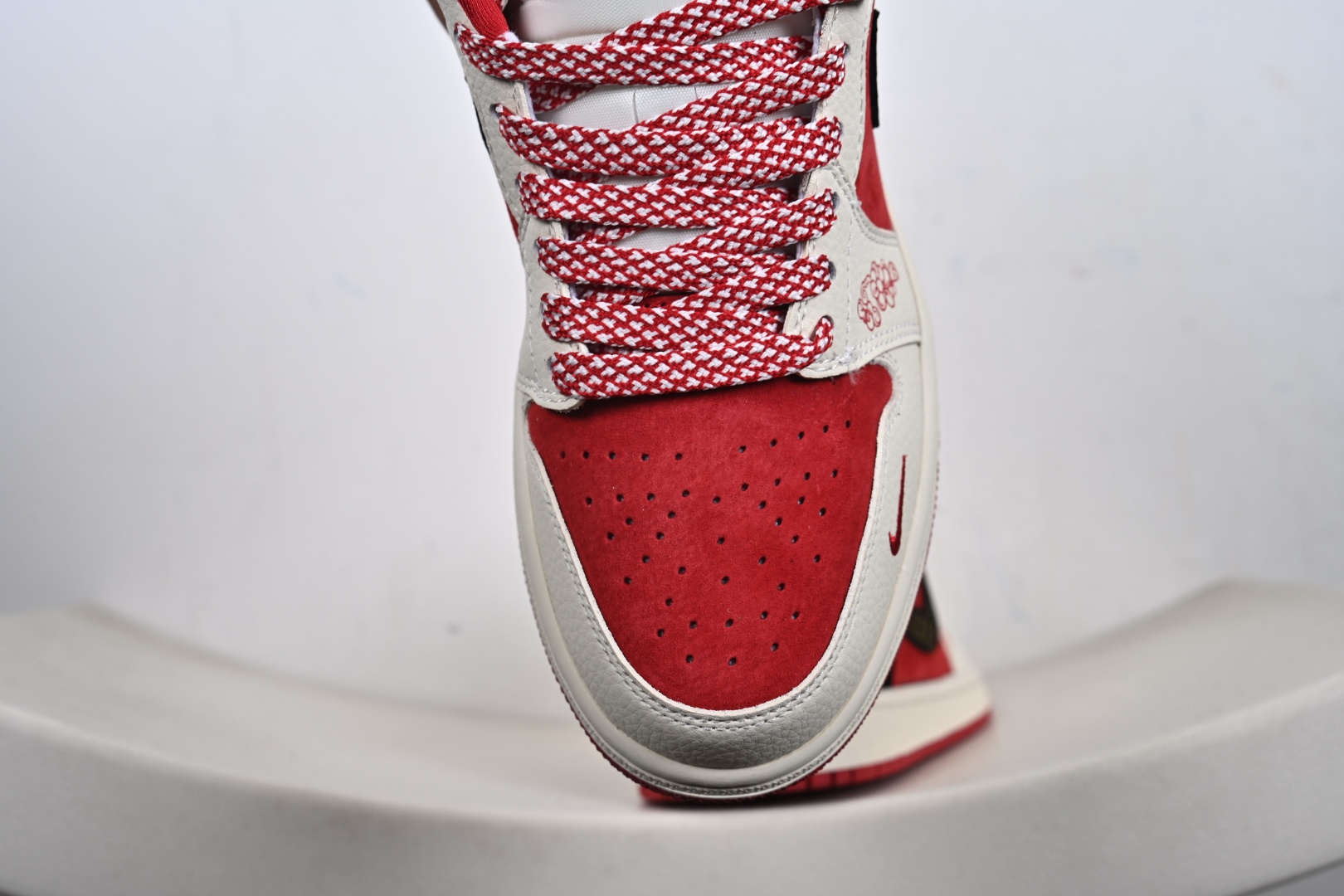 定制版 Air Jordan 1 Low AJ1 乔1“ 马年限定------黑红” #定制鞋盒 高端定制 低帮休闲板鞋 LD8888-013-Top High Quatity Cheap Sneakers Fashion Clothing Clothes Bags handbags Shoes of all Brand wholesale With The best Quality And Beautiful Price from China Factory Chinese suppliers wholesaler seller 定制版 Air Jordan 1 Low AJ1 乔1“ 马年限定------黑红” #定制鞋盒 高端定制 低帮休闲板鞋 LD8888-013