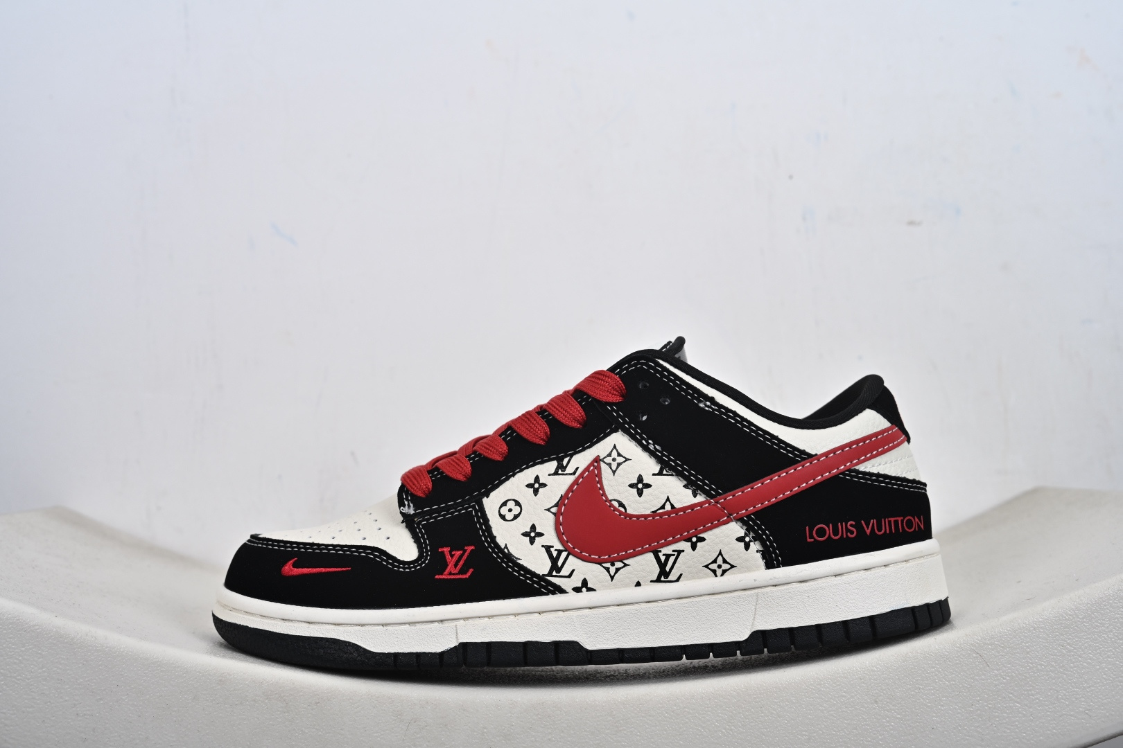 定制版 Nike SB Dunk Low “LV联名——印花米黑红” 高端定制 低帮休闲板鞋 SJ8888-006-Top High Quatity Cheap Sneakers Fashion Clothing Clothes Bags handbags Shoes of all Brand wholesale With The best Quality And Beautiful Price from China Factory Chinese suppliers wholesaler seller 定制版 Nike SB Dunk Low “LV联名——印花米黑红” 高端定制 低帮休闲板鞋 SJ8888-006