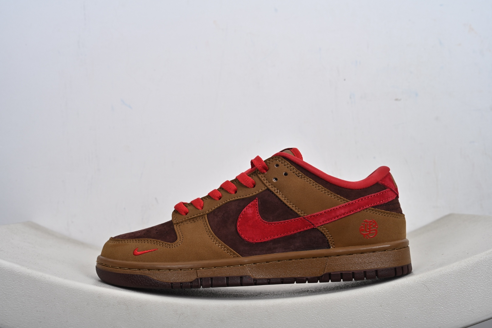 Nike SB Dunk Low“ 周年高端定制 低帮休闲板鞋 YF9511-926-Top High Quatity Cheap Sneakers Fashion Clothing Clothes Bags handbags Shoes of all Brand wholesale With The best Quality And Beautiful Price from China Factory Chinese suppliers wholesaler seller Nike SB Dunk Low“ 周年高端定制 低帮休闲板鞋 YF9511-926