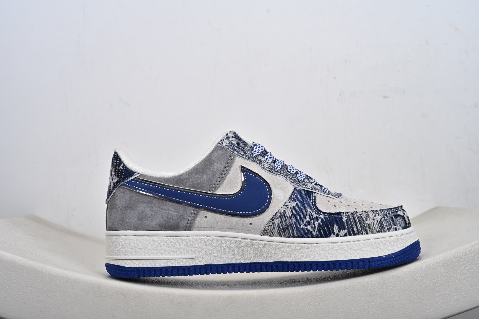 定制版 Air Force 1'07 Low 单宁老花 空军一号低帮休闲板鞋 灰调麂皮的细腻质感 搭配丹宁老花布料 SY1388-031-Top High Quatity Cheap Sneakers Fashion Clothing Clothes Bags handbags Shoes of all Brand wholesale With The best Quality And Beautiful Price from China Factory Chinese suppliers wholesaler seller 定制版 Air Force 1'07 Low 单宁老花 空军一号低帮休闲板鞋 灰调麂皮的细腻质感 搭配丹宁老花布料 SY1388-031