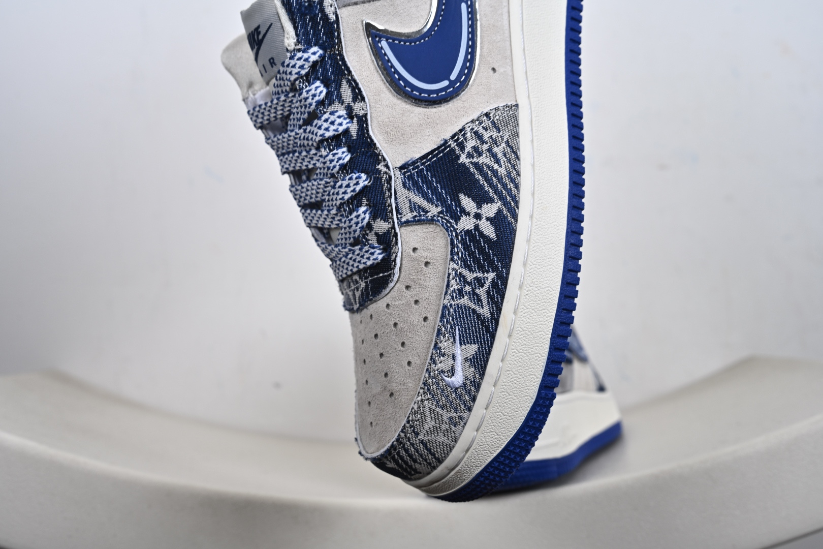 定制版 Air Force 1'07 Low 单宁老花 空军一号低帮休闲板鞋 灰调麂皮的细腻质感 搭配丹宁老花布料 SY1388-031-Top High Quatity Cheap Sneakers Fashion Clothing Clothes Bags handbags Shoes of all Brand wholesale With The best Quality And Beautiful Price from China Factory Chinese suppliers wholesaler seller 定制版 Air Force 1'07 Low 单宁老花 空军一号低帮休闲板鞋 灰调麂皮的细腻质感 搭配丹宁老花布料 SY1388-031