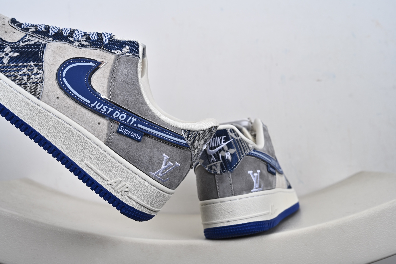 定制版 Air Force 1'07 Low 单宁老花 空军一号低帮休闲板鞋 灰调麂皮的细腻质感 搭配丹宁老花布料 SY1388-031-Top High Quatity Cheap Sneakers Fashion Clothing Clothes Bags handbags Shoes of all Brand wholesale With The best Quality And Beautiful Price from China Factory Chinese suppliers wholesaler seller 定制版 Air Force 1'07 Low 单宁老花 空军一号低帮休闲板鞋 灰调麂皮的细腻质感 搭配丹宁老花布料 SY1388-031