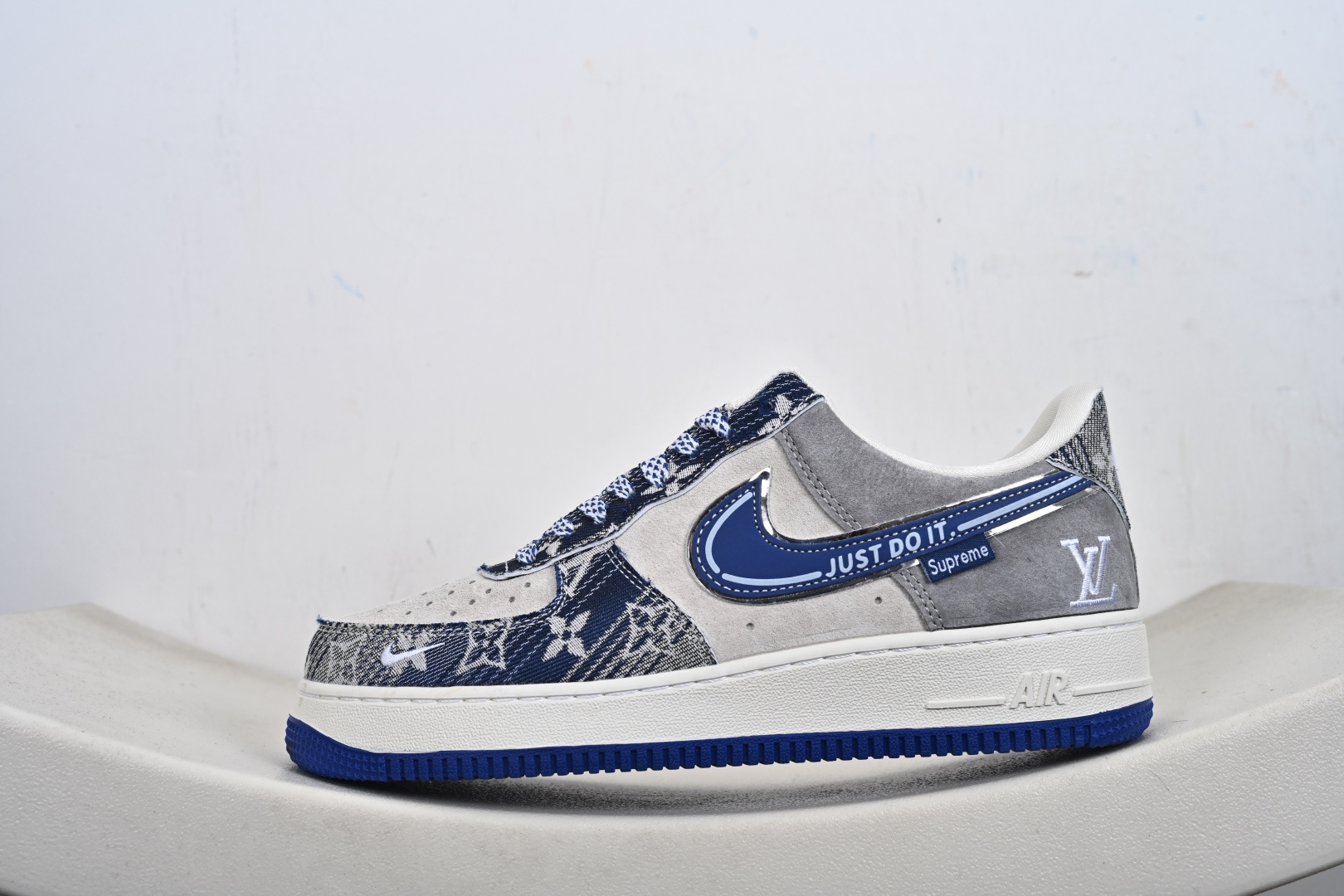 定制版 Air Force 1'07 Low 单宁老花 空军一号低帮休闲板鞋 灰调麂皮的细腻质感 搭配丹宁老花布料 SY1388-031-Top High Quatity Cheap Sneakers Fashion Clothing Clothes Bags handbags Shoes of all Brand wholesale With The best Quality And Beautiful Price from China Factory Chinese suppliers wholesaler seller 定制版 Air Force 1'07 Low 单宁老花 空军一号低帮休闲板鞋 灰调麂皮的细腻质感 搭配丹宁老花布料 SY1388-031