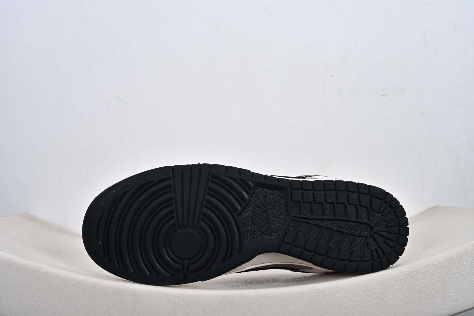 2026年新款限量发售 Nike SB Dunk Low“ 马年限定—NIKE马年大吉” 周年高端定制 低帮休闲板鞋 JP2026-111-Top High Quatity Cheap Sneakers Fashion Clothing Clothes Bags handbags Shoes of all Brand wholesale With The best Quality And Beautiful Price from China Factory Chinese suppliers wholesaler seller 2026年新款限量发售 Nike SB Dunk Low“ 马年限定—NIKE马年大吉” 周年高端定制 低帮休闲板鞋 JP2026-111