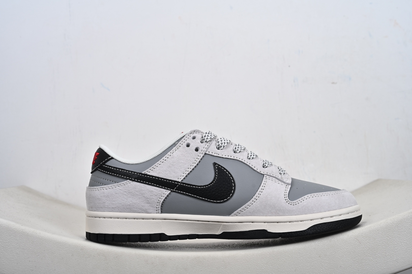 2026年新款限量发售 Nike SB Dunk Low“ 马年限定—NIKE马年大吉” 周年高端定制 低帮休闲板鞋 JP2026-111-Top High Quatity Cheap Sneakers Fashion Clothing Clothes Bags handbags Shoes of all Brand wholesale With The best Quality And Beautiful Price from China Factory Chinese suppliers wholesaler seller 2026年新款限量发售 Nike SB Dunk Low“ 马年限定—NIKE马年大吉” 周年高端定制 低帮休闲板鞋 JP2026-111