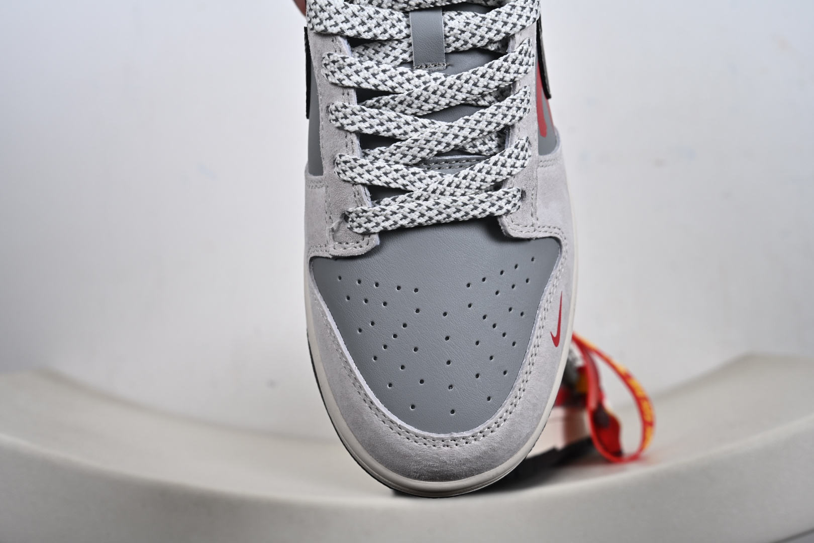 2026年新款限量发售 Nike SB Dunk Low“ 马年限定—NIKE马年大吉” 周年高端定制 低帮休闲板鞋 JP2026-111-Top High Quatity Cheap Sneakers Fashion Clothing Clothes Bags handbags Shoes of all Brand wholesale With The best Quality And Beautiful Price from China Factory Chinese suppliers wholesaler seller 2026年新款限量发售 Nike SB Dunk Low“ 马年限定—NIKE马年大吉” 周年高端定制 低帮休闲板鞋 JP2026-111