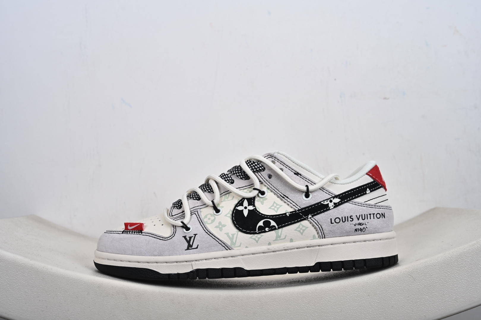 奢潮联名顶流 Dunk Low 老花款解锁潮流新高度 当 Nike Dunk Low 的经典滑板鞋型邂逅 LV 奢牌基因 CX5050-Y50-Top High Quatity Cheap Sneakers Fashion Clothing Clothes Bags handbags Shoes of all Brand wholesale With The best Quality And Beautiful Price from China Factory Chinese suppliers wholesaler seller 奢潮联名顶流 Dunk Low 老花款解锁潮流新高度 当 Nike Dunk Low 的经典滑板鞋型邂逅 LV 奢牌基因 CX5050-Y50
