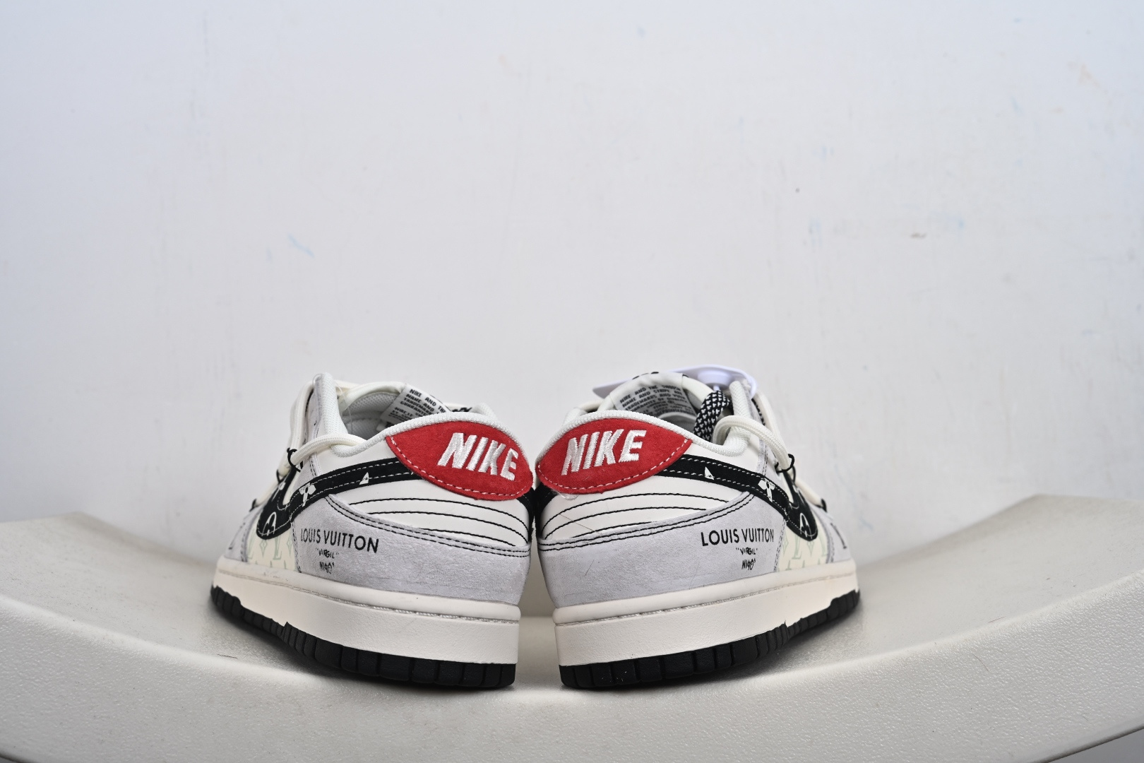 奢潮联名顶流 Dunk Low 老花款解锁潮流新高度 当 Nike Dunk Low 的经典滑板鞋型邂逅 LV 奢牌基因 CX5050-Y50-Top High Quatity Cheap Sneakers Fashion Clothing Clothes Bags handbags Shoes of all Brand wholesale With The best Quality And Beautiful Price from China Factory Chinese suppliers wholesaler seller 奢潮联名顶流 Dunk Low 老花款解锁潮流新高度 当 Nike Dunk Low 的经典滑板鞋型邂逅 LV 奢牌基因 CX5050-Y50