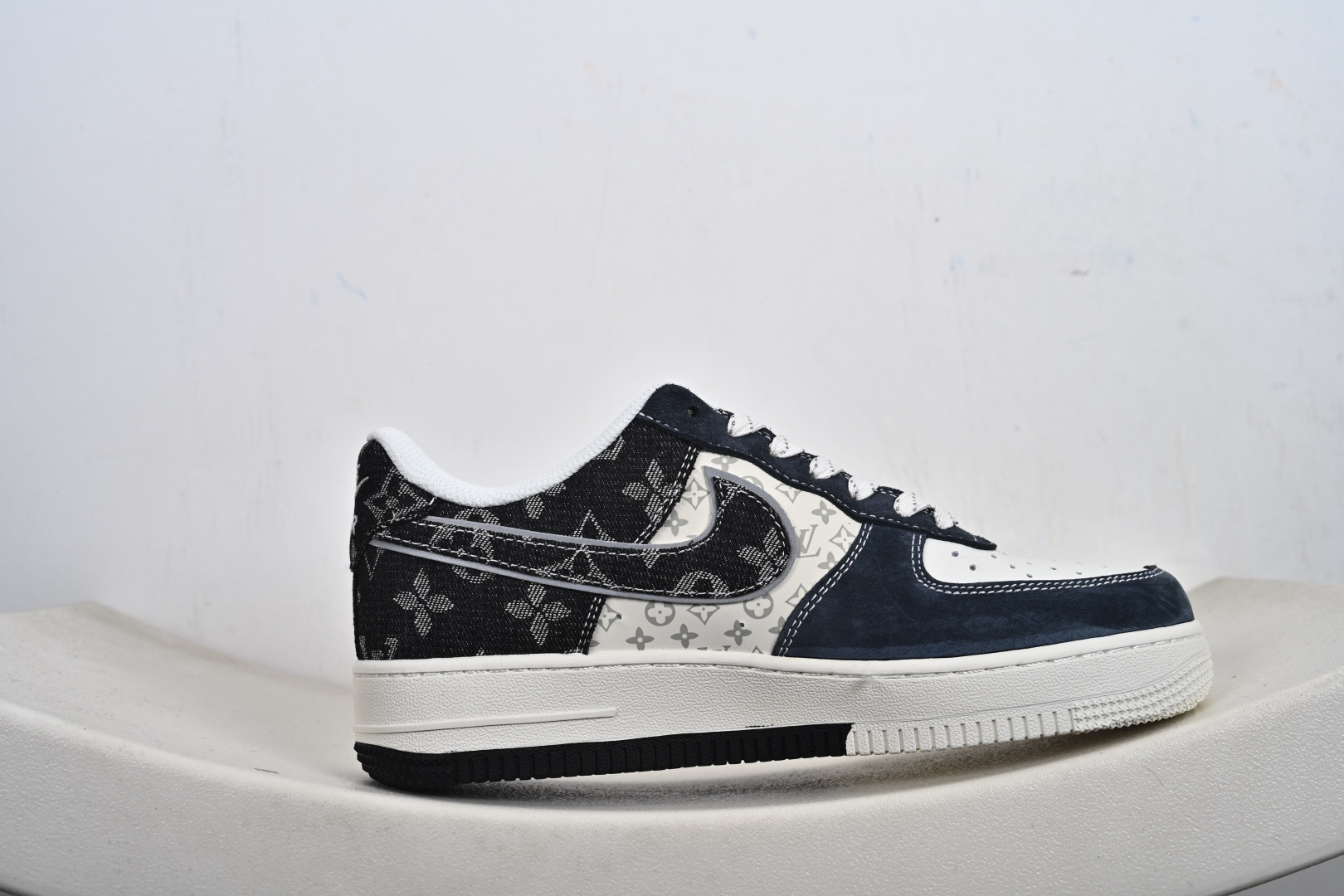 LV x Nike Air Force 1 丹宁老花款|奢潮碰撞的顶流之作 这双联名款Air Force 1堪称奢潮融合的天花板 KD6699-F04-Top High Quatity Cheap Sneakers Fashion Clothing Clothes Bags handbags Shoes of all Brand wholesale With The best Quality And Beautiful Price from China Factory Chinese suppliers wholesaler seller LV x Nike Air Force 1 丹宁老花款|奢潮碰撞的顶流之作 这双联名款Air Force 1堪称奢潮融合的天花板 KD6699-F04