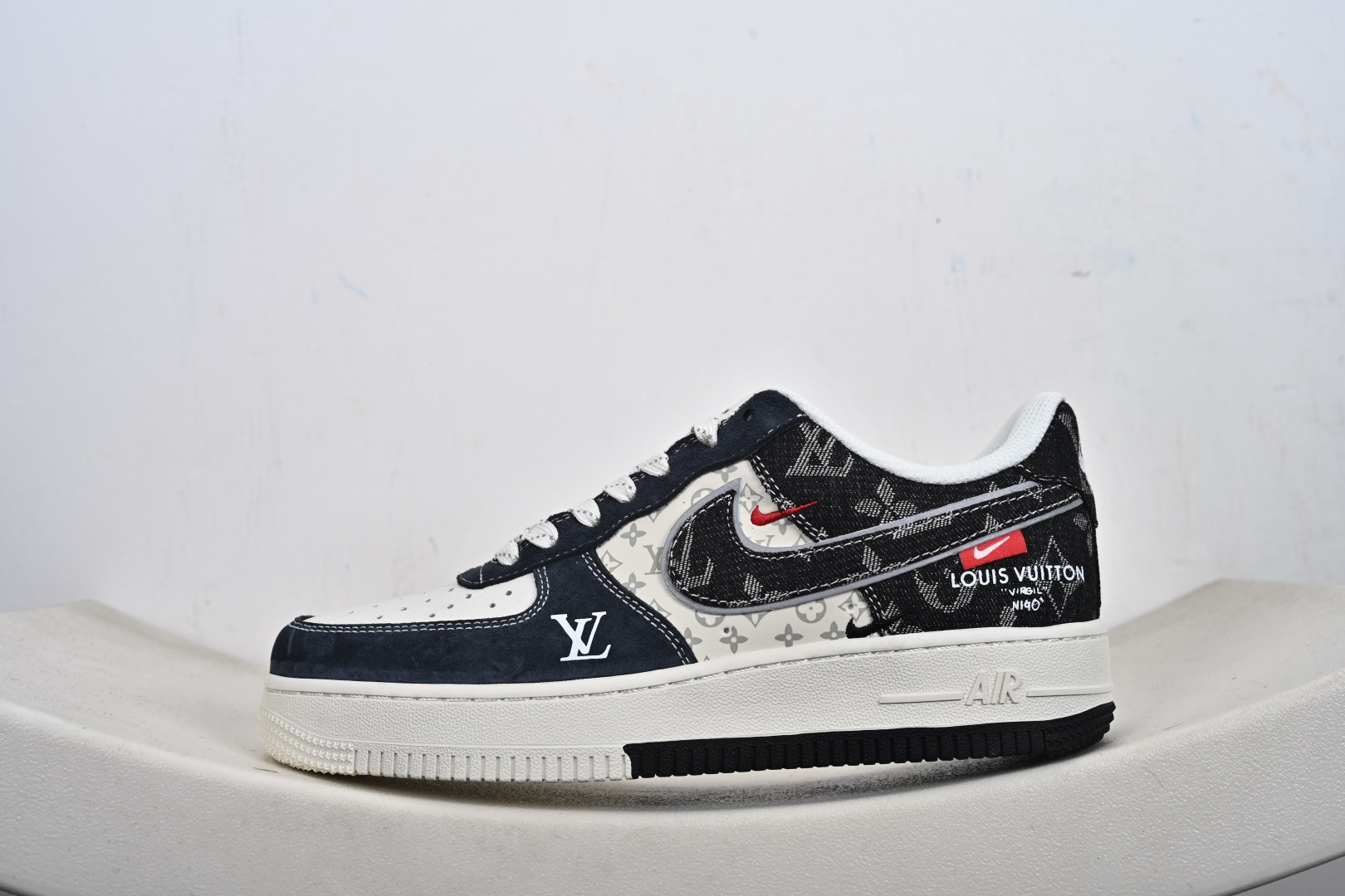 LV x Nike Air Force 1 丹宁老花款|奢潮碰撞的顶流之作 这双联名款Air Force 1堪称奢潮融合的天花板 KD6699-F04-Top High Quatity Cheap Sneakers Fashion Clothing Clothes Bags handbags Shoes of all Brand wholesale With The best Quality And Beautiful Price from China Factory Chinese suppliers wholesaler seller LV x Nike Air Force 1 丹宁老花款|奢潮碰撞的顶流之作 这双联名款Air Force 1堪称奢潮融合的天花板 KD6699-F04