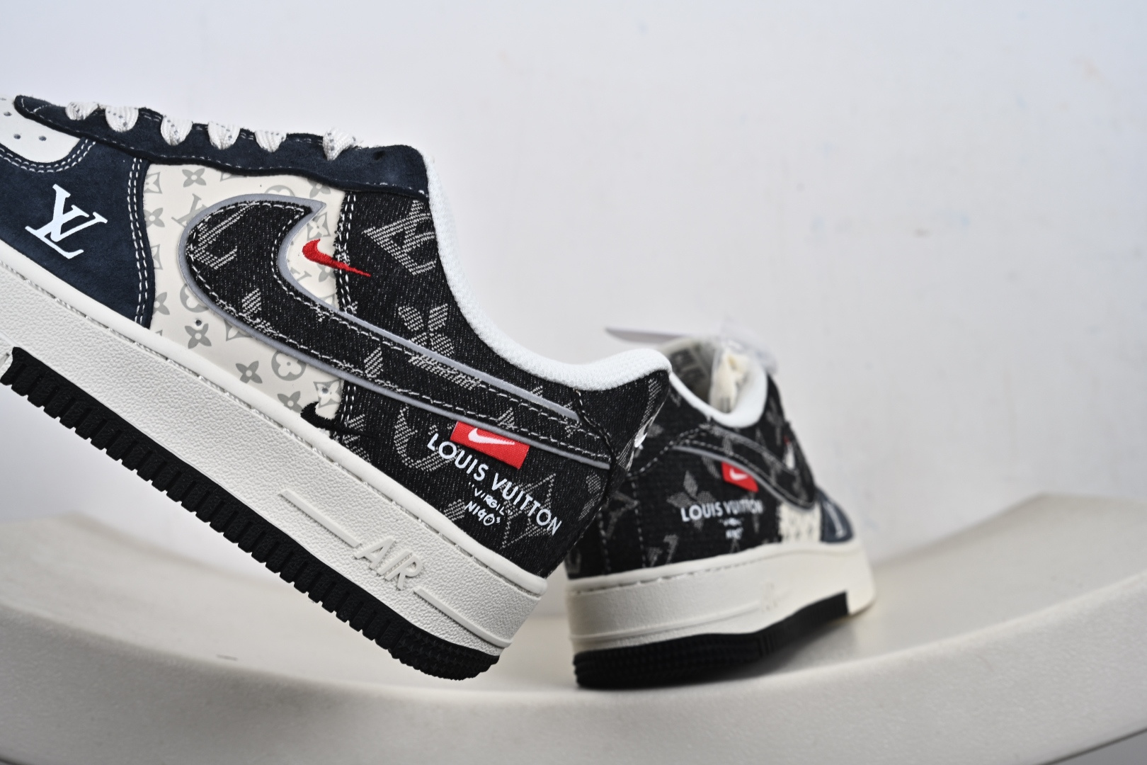 LV x Nike Air Force 1 丹宁老花款|奢潮碰撞的顶流之作 这双联名款Air Force 1堪称奢潮融合的天花板 KD6699-F04-Top High Quatity Cheap Sneakers Fashion Clothing Clothes Bags handbags Shoes of all Brand wholesale With The best Quality And Beautiful Price from China Factory Chinese suppliers wholesaler seller LV x Nike Air Force 1 丹宁老花款|奢潮碰撞的顶流之作 这双联名款Air Force 1堪称奢潮融合的天花板 KD6699-F04