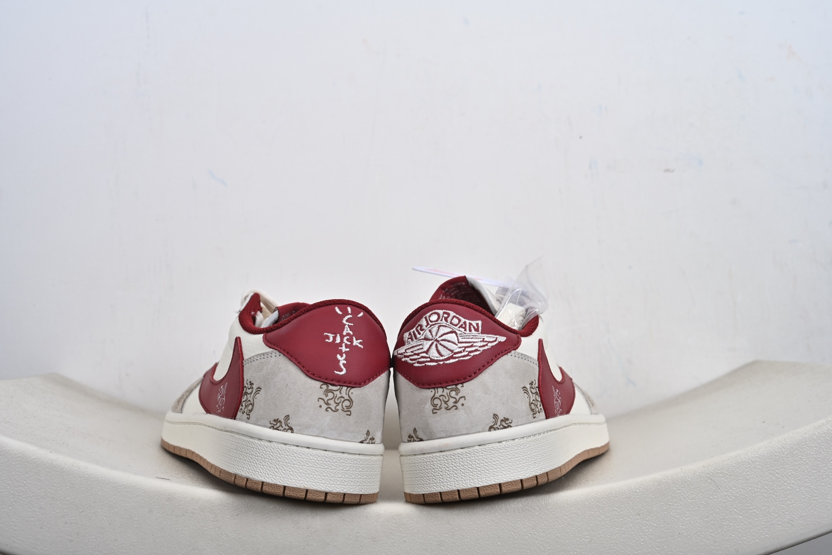 Fragment x Travis Scott x 马年限定 Air Jordan 1 Low 三方联名倒钩 全新的三方联名低帮倒钩鞋 DF619-005-Top High Quatity Cheap Sneakers Fashion Clothing Clothes Bags handbags Shoes of all Brand wholesale With The best Quality And Beautiful Price from China Factory Chinese suppliers wholesaler seller Fragment x Travis Scott x 马年限定 Air Jordan 1 Low 三方联名倒钩 全新的三方联名低帮倒钩鞋 DF619-005