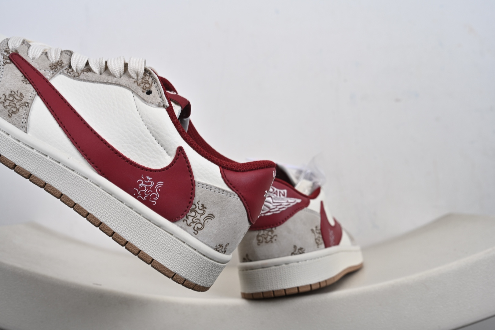 Fragment x Travis Scott x 马年限定 Air Jordan 1 Low 三方联名倒钩 全新的三方联名低帮倒钩鞋 DF619-005-Top High Quatity Cheap Sneakers Fashion Clothing Clothes Bags handbags Shoes of all Brand wholesale With The best Quality And Beautiful Price from China Factory Chinese suppliers wholesaler seller Fragment x Travis Scott x 马年限定 Air Jordan 1 Low 三方联名倒钩 全新的三方联名低帮倒钩鞋 DF619-005