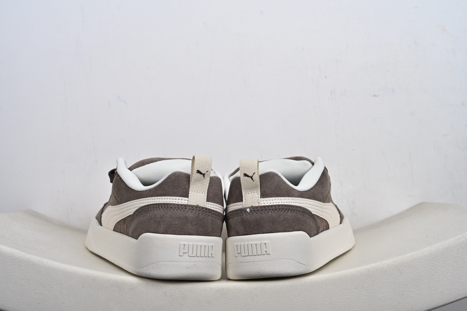 PUMA 彪马 PARK LIFESTYLE 人气单品年度王炸单品 蕾哈娜联名面包鞋 男女同款复古休闲板鞋 401606 04 13-Top High Quatity Cheap Sneakers Fashion Clothing Clothes Bags handbags Shoes of all Brand wholesale With The best Quality And Beautiful Price from China Factory Chinese suppliers wholesaler seller PUMA 彪马 PARK LIFESTYLE 人气单品年度王炸单品 蕾哈娜联名面包鞋 男女同款复古休闲板鞋 401606 04 13