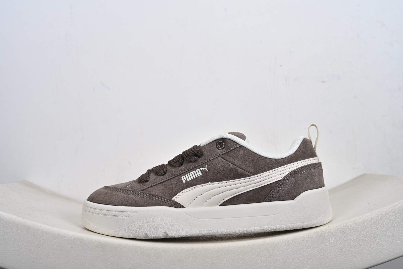 PUMA 彪马 PARK LIFESTYLE 人气单品年度王炸单品 蕾哈娜联名面包鞋 男女同款复古休闲板鞋 401606 04 13-Top High Quatity Cheap Sneakers Fashion Clothing Clothes Bags handbags Shoes of all Brand wholesale With The best Quality And Beautiful Price from China Factory Chinese suppliers wholesaler seller PUMA 彪马 PARK LIFESTYLE 人气单品年度王炸单品 蕾哈娜联名面包鞋 男女同款复古休闲板鞋 401606 04 13