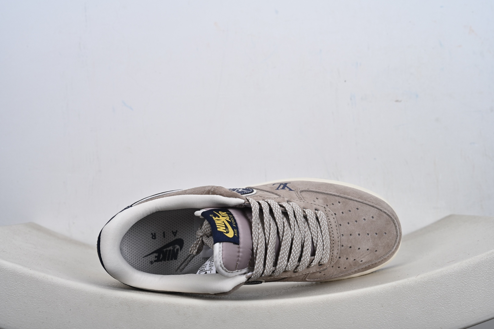 定制版 Nike Air Force 1 '07 Low LV联名 灰蓝猪八革 空军一号低帮休闲板鞋 KL1688-004-Top High Quatity Cheap Sneakers Fashion Clothing Clothes Bags handbags Shoes of all Brand wholesale With The best Quality And Beautiful Price from China Factory Chinese suppliers wholesaler seller 定制版 Nike Air Force 1 '07 Low LV联名 灰蓝猪八革 空军一号低帮休闲板鞋 KL1688-004