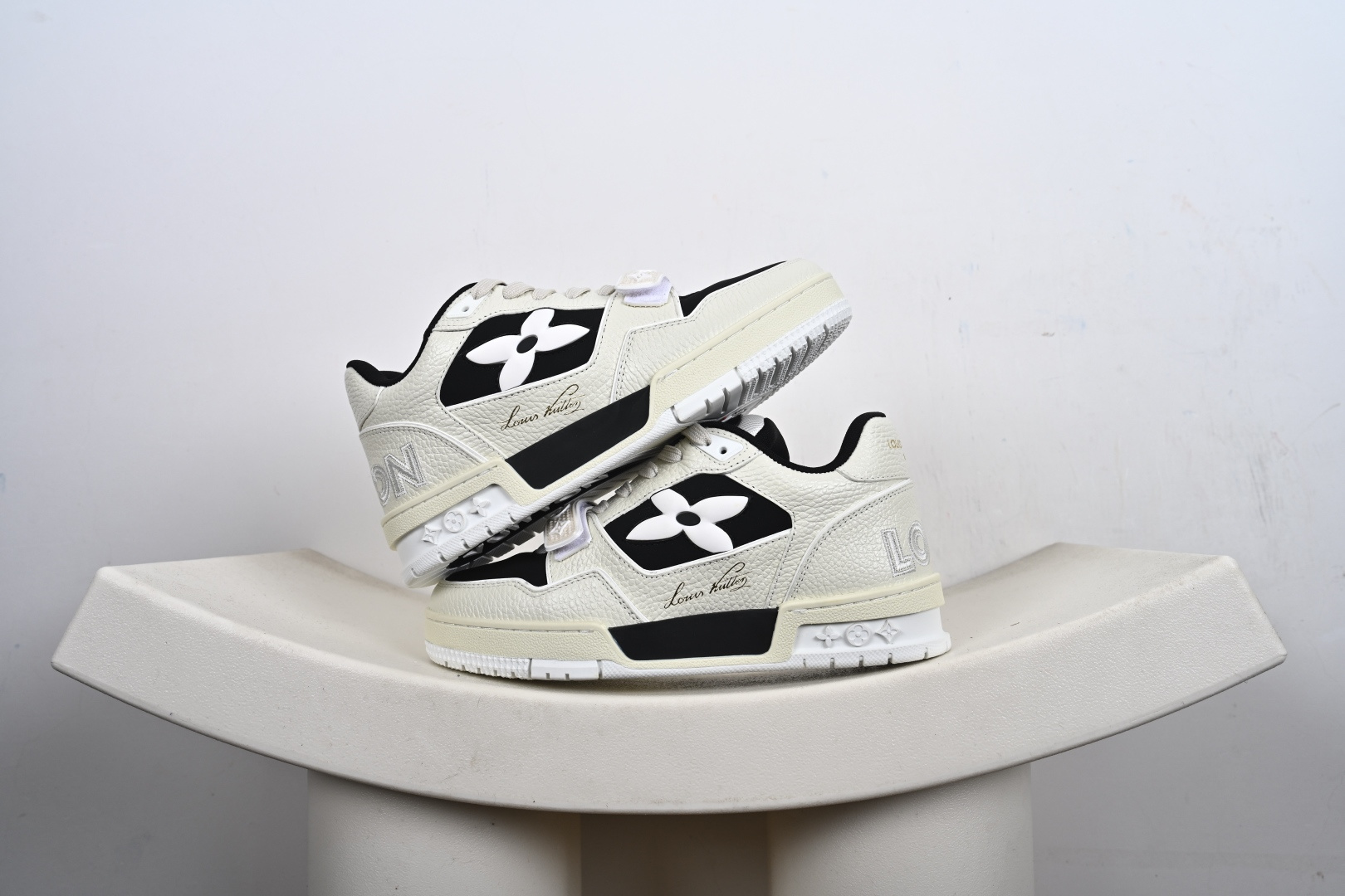 代购级别 Louis Vuitton Trainer 2021ss早春全新时装走秀运动鞋-Top High Quatity Cheap Sneakers Fashion Clothing Clothes Bags handbags Shoes of all Brand wholesale With The best Quality And Beautiful Price from China Factory Chinese suppliers wholesaler seller 代购级别 Louis Vuitton Trainer 2021ss早春全新时装走秀运动鞋