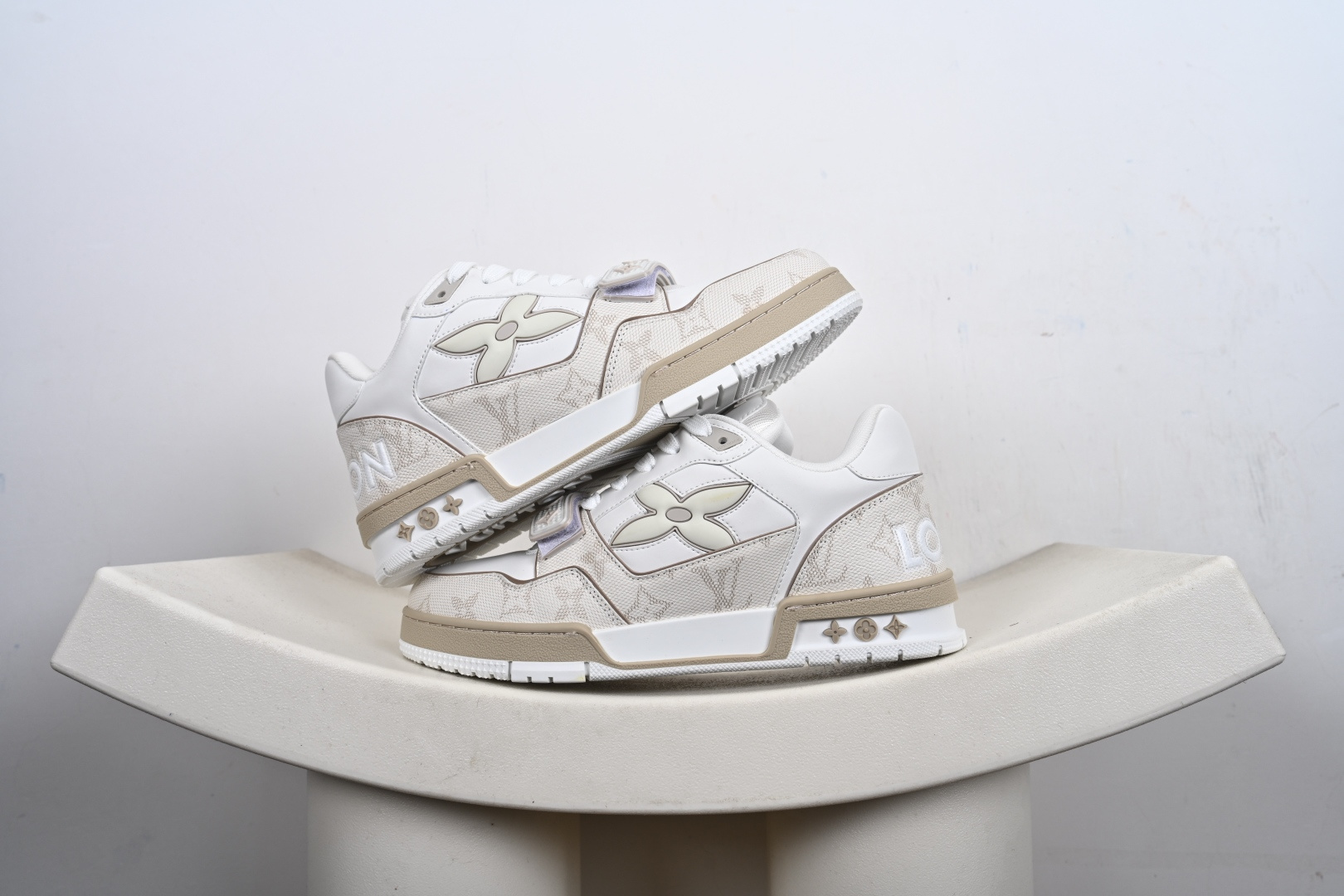 代购级别 Louis Vuitton Trainer 2021ss早春全新时装走秀运动鞋-Top High Quatity Cheap Sneakers Fashion Clothing Clothes Bags handbags Shoes of all Brand wholesale With The best Quality And Beautiful Price from China Factory Chinese suppliers wholesaler seller 代购级别 Louis Vuitton Trainer 2021ss早春全新时装走秀运动鞋
