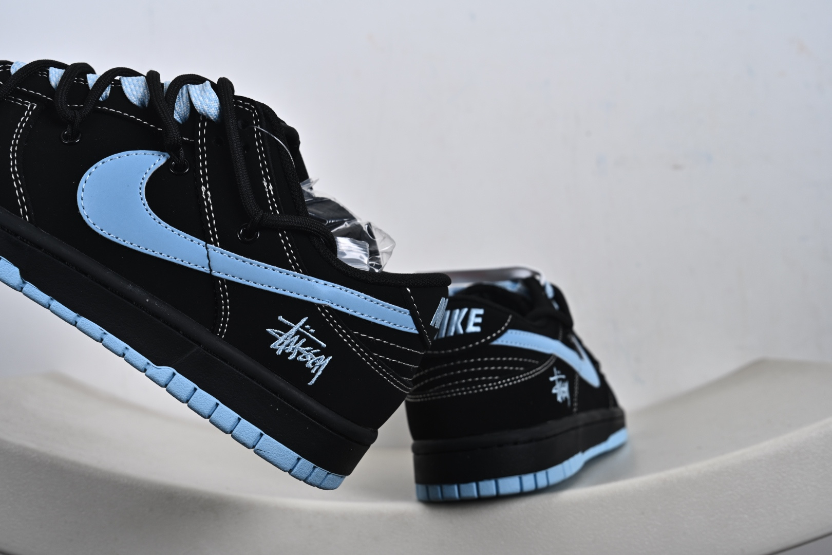 定制版 街头顶流联名炸场 Nike SB Dunk Low × Stüssy 斯图西联名 堪称2026潮圈硬通货 黑蓝 JP2026-105-Top High Quatity Cheap Sneakers Fashion Clothing Clothes Bags handbags Shoes of all Brand wholesale With The best Quality And Beautiful Price from China Factory Chinese suppliers wholesaler seller 定制版 街头顶流联名炸场 Nike SB Dunk Low × Stüssy 斯图西联名 堪称2026潮圈硬通货 黑蓝 JP2026-105