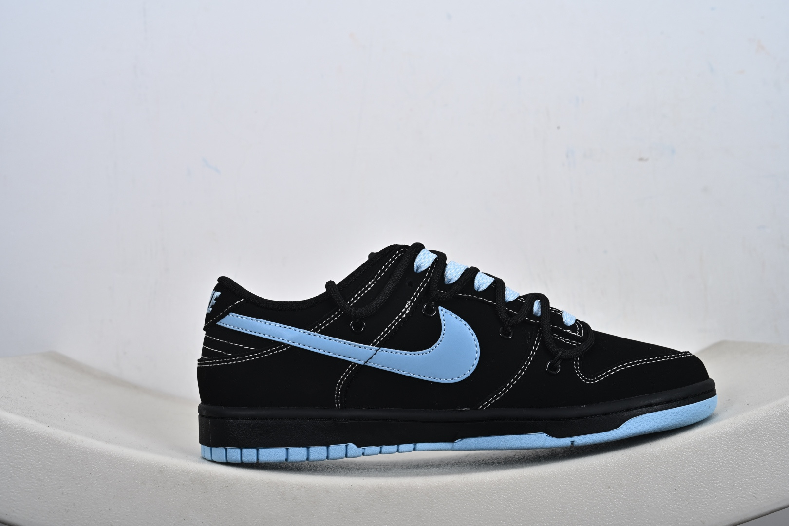 定制版 街头顶流联名炸场 Nike SB Dunk Low × Stüssy 斯图西联名 堪称2026潮圈硬通货 黑蓝 JP2026-105-Top High Quatity Cheap Sneakers Fashion Clothing Clothes Bags handbags Shoes of all Brand wholesale With The best Quality And Beautiful Price from China Factory Chinese suppliers wholesaler seller 定制版 街头顶流联名炸场 Nike SB Dunk Low × Stüssy 斯图西联名 堪称2026潮圈硬通货 黑蓝 JP2026-105