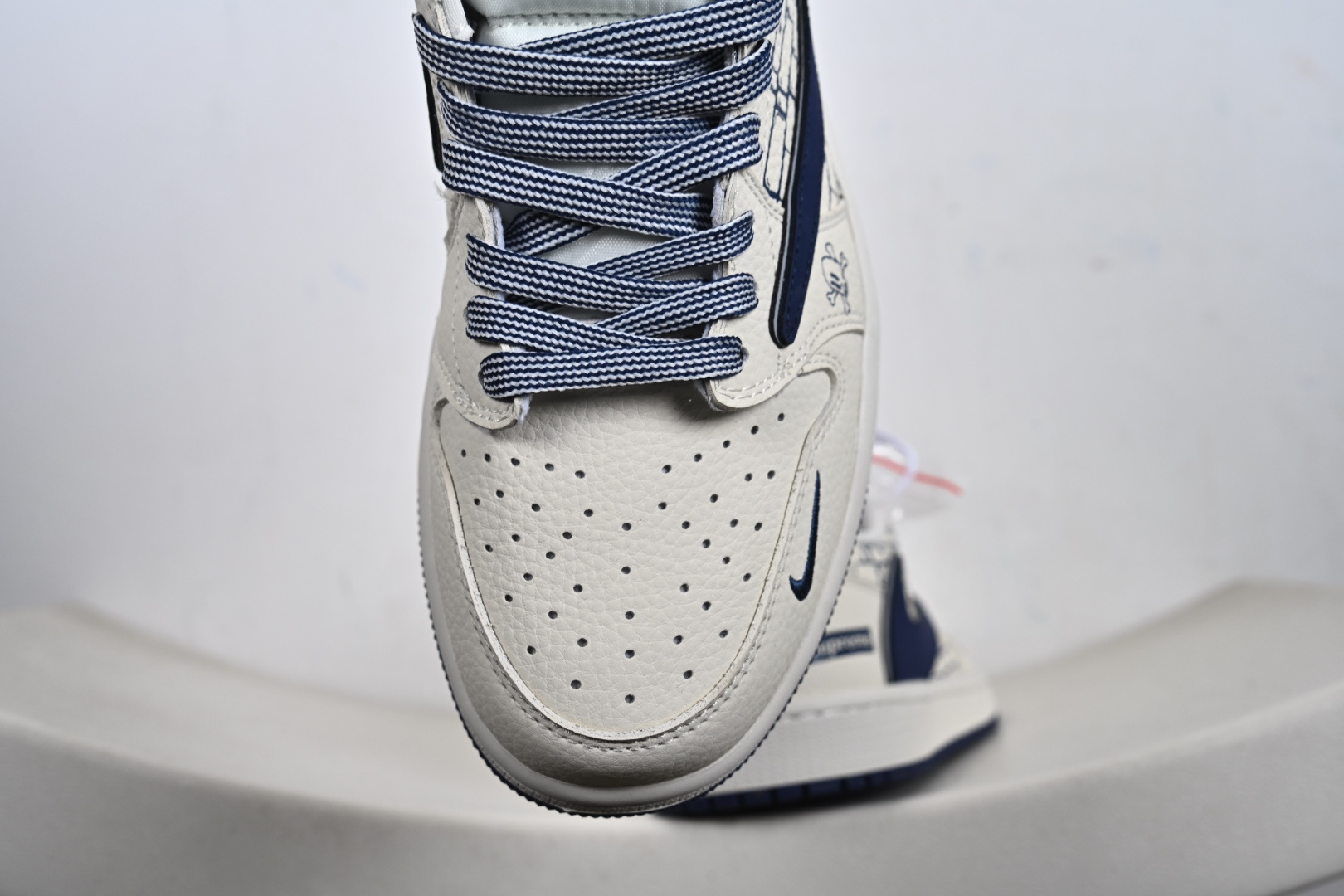 Air Jordan 1 Low AJ1 乔1联名午夜蓝 高端定制 低帮复古篮球鞋 LD2028-067-Top High Quatity Cheap Sneakers Fashion Clothing Clothes Bags handbags Shoes of all Brand wholesale With The best Quality And Beautiful Price from China Factory Chinese suppliers wholesaler seller Air Jordan 1 Low AJ1 乔1联名午夜蓝 高端定制 低帮复古篮球鞋 LD2028-067
