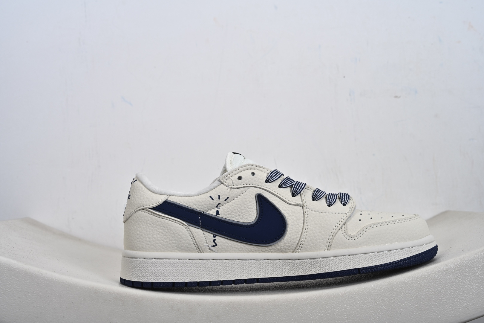 Air Jordan 1 Low AJ1 乔1联名午夜蓝 高端定制 低帮复古篮球鞋 LD2028-067-Top High Quatity Cheap Sneakers Fashion Clothing Clothes Bags handbags Shoes of all Brand wholesale With The best Quality And Beautiful Price from China Factory Chinese suppliers wholesaler seller Air Jordan 1 Low AJ1 乔1联名午夜蓝 高端定制 低帮复古篮球鞋 LD2028-067