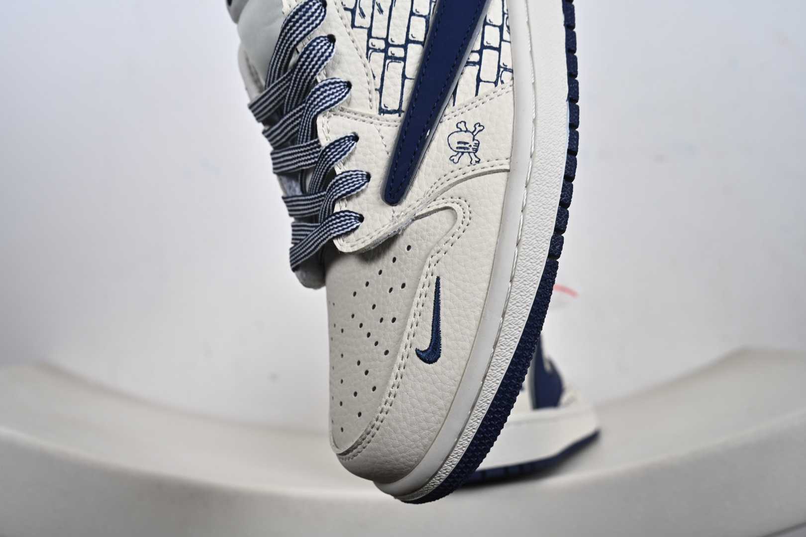 Air Jordan 1 Low AJ1 乔1联名午夜蓝 高端定制 低帮复古篮球鞋 LD2028-067-Top High Quatity Cheap Sneakers Fashion Clothing Clothes Bags handbags Shoes of all Brand wholesale With The best Quality And Beautiful Price from China Factory Chinese suppliers wholesaler seller Air Jordan 1 Low AJ1 乔1联名午夜蓝 高端定制 低帮复古篮球鞋 LD2028-067