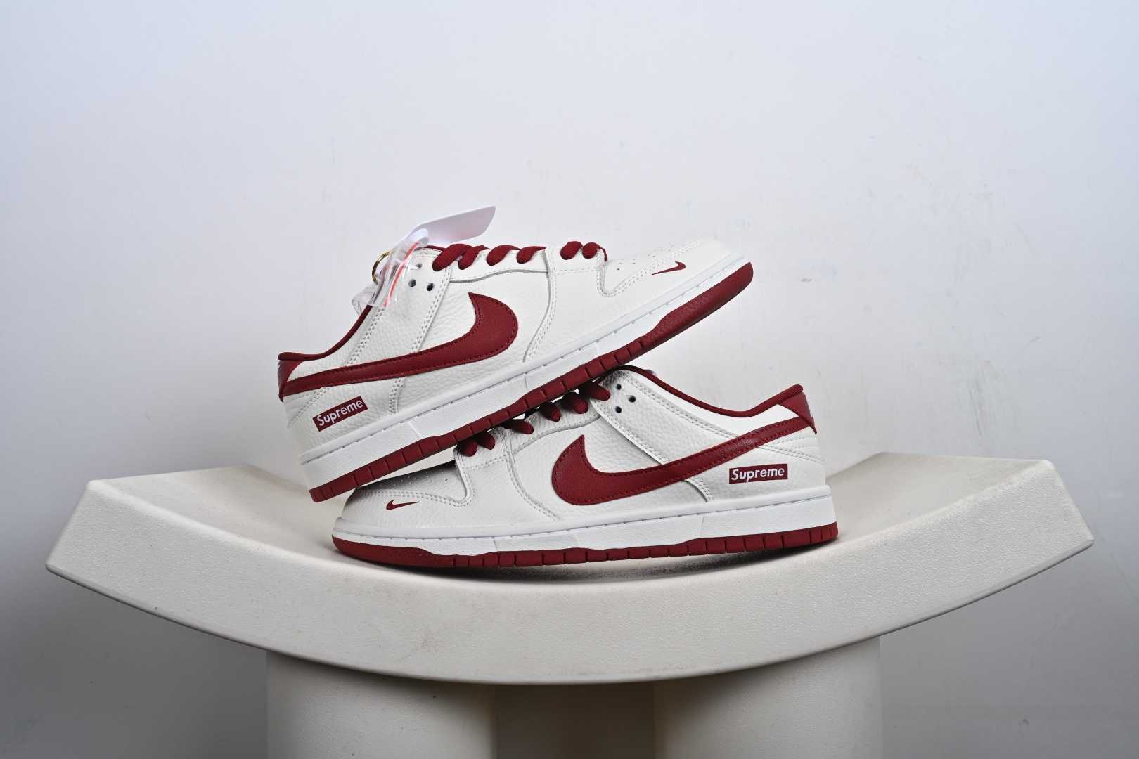 本地💰270优势放店
【定制版】NK SB Dunk Low“马年限定——米红马上有钱”  高端定制 低帮休闲板鞋 定制鞋盒  大厂纯原品质出货 超高清洁度 皮料切割干净无任何毛边 细节完美 
 货号：AJ6817-004
 Size:36 36.5 37.5 38 38.5 39 40 40.5 41 42 42.5 43 44 44.5 45-T1-F3