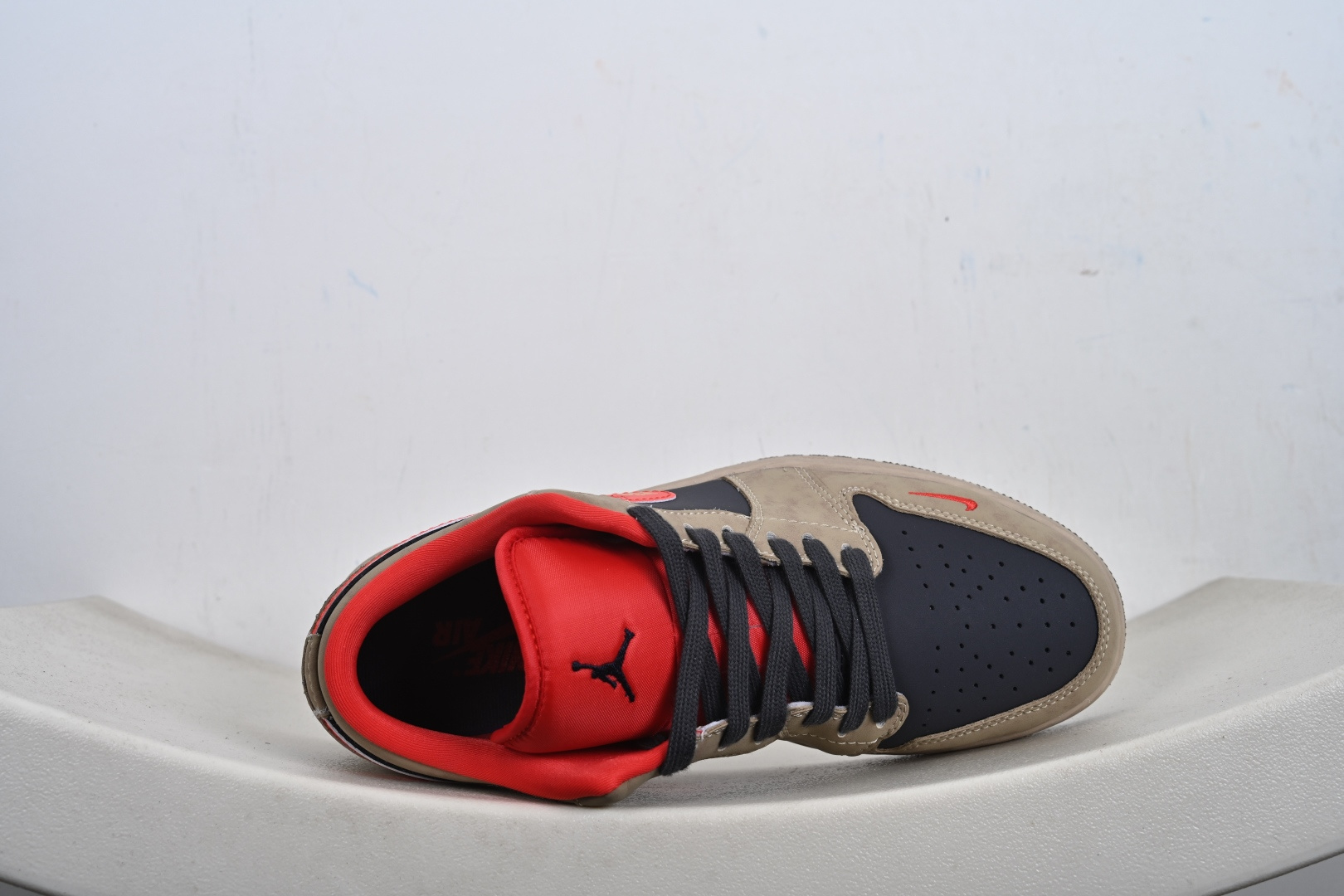 定制版 高端定制Air Jordan 1 Low AJ1 乔1“ 马年限定------摩卡棕红钩” QD1988-010