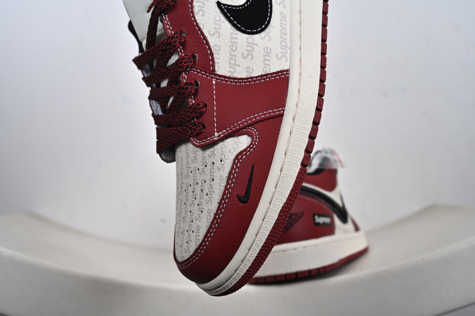 定制版 Air Jordan 1 Low 定制配色 supreme联名 定制AJ联名-高端定制 低帮复古文化板鞋 QJ1988-008-Top High Quatity Cheap Sneakers Fashion Clothing Clothes Bags handbags Shoes of all Brand wholesale With The best Quality And Beautiful Price from China Factory Chinese suppliers wholesaler seller 定制版 Air Jordan 1 Low 定制配色 supreme联名 定制AJ联名-高端定制 低帮复古文化板鞋 QJ1988-008