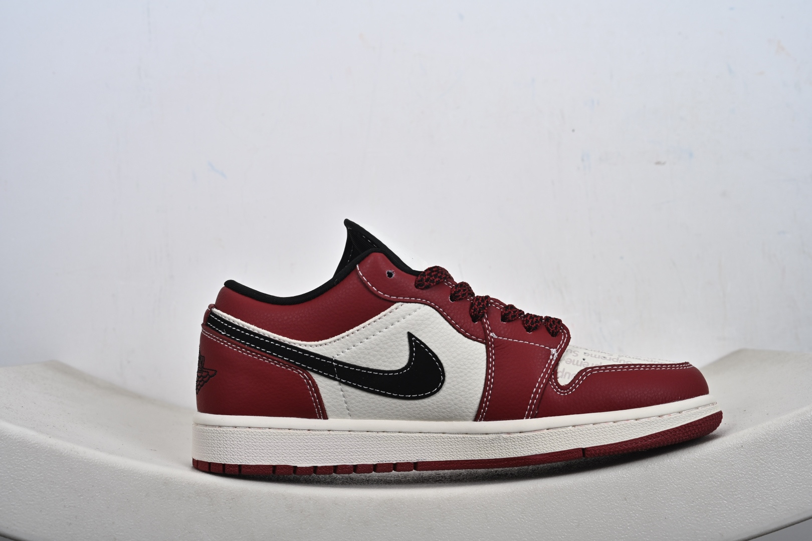 定制版 Air Jordan 1 Low 定制配色 supreme联名 定制AJ联名-高端定制 低帮复古文化板鞋 QJ1988-008-Top High Quatity Cheap Sneakers Fashion Clothing Clothes Bags handbags Shoes of all Brand wholesale With The best Quality And Beautiful Price from China Factory Chinese suppliers wholesaler seller 定制版 Air Jordan 1 Low 定制配色 supreme联名 定制AJ联名-高端定制 低帮复古文化板鞋 QJ1988-008