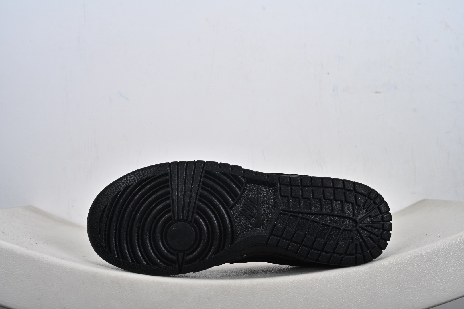 定制版 Nike SB Dunk Low ”马年限定款“——黑红” 高端定制 低帮休闲板鞋 YF9511-925-Top High Quatity Cheap Sneakers Fashion Clothing Clothes Bags handbags Shoes of all Brand wholesale With The best Quality And Beautiful Price from China Factory Chinese suppliers wholesaler seller 定制版 Nike SB Dunk Low ”马年限定款“——黑红” 高端定制 低帮休闲板鞋 YF9511-925