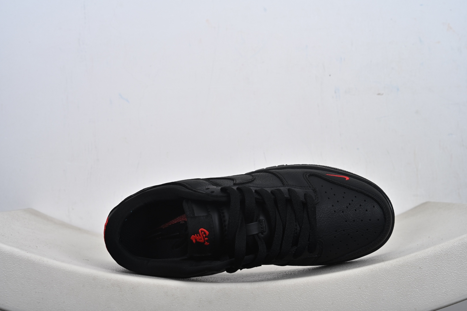 定制版 Nike SB Dunk Low ”马年限定款“——黑红” 高端定制 低帮休闲板鞋 YF9511-925-Top High Quatity Cheap Sneakers Fashion Clothing Clothes Bags handbags Shoes of all Brand wholesale With The best Quality And Beautiful Price from China Factory Chinese suppliers wholesaler seller 定制版 Nike SB Dunk Low ”马年限定款“——黑红” 高端定制 低帮休闲板鞋 YF9511-925