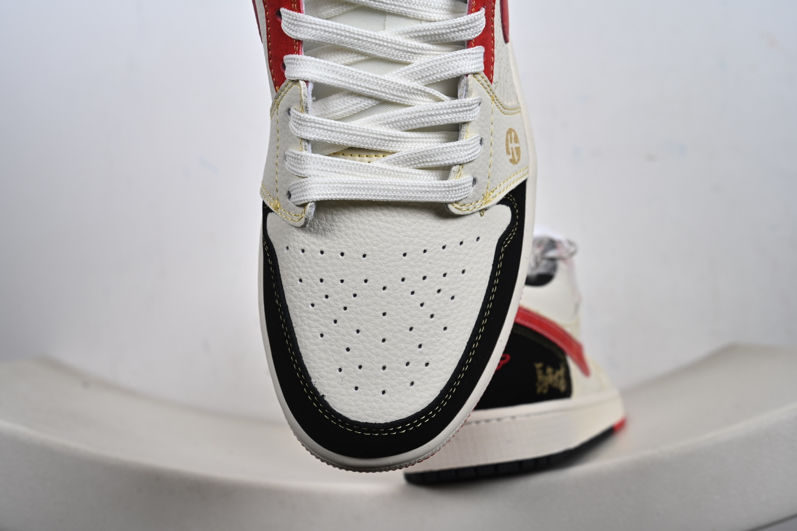 定制版 2026马年典藏款AJ1炸场 Air Jordan 1 Low 马年限定把中式年味与街头经典玩到极致 米白皮革 QL1988-004-Top High Quatity Cheap Sneakers Fashion Clothing Clothes Bags handbags Shoes of all Brand wholesale With The best Quality And Beautiful Price from China Factory Chinese suppliers wholesaler seller 定制版 2026马年典藏款AJ1炸场 Air Jordan 1 Low 马年限定把中式年味与街头经典玩到极致 米白皮革 QL1988-004
