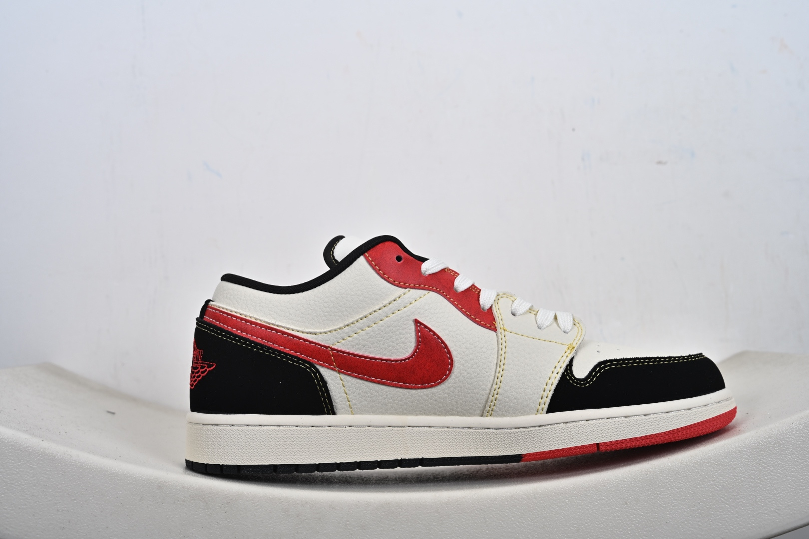 定制版 2026马年典藏款AJ1炸场 Air Jordan 1 Low 马年限定把中式年味与街头经典玩到极致 米白皮革 QL1988-004-Top High Quatity Cheap Sneakers Fashion Clothing Clothes Bags handbags Shoes of all Brand wholesale With The best Quality And Beautiful Price from China Factory Chinese suppliers wholesaler seller 定制版 2026马年典藏款AJ1炸场 Air Jordan 1 Low 马年限定把中式年味与街头经典玩到极致 米白皮革 QL1988-004