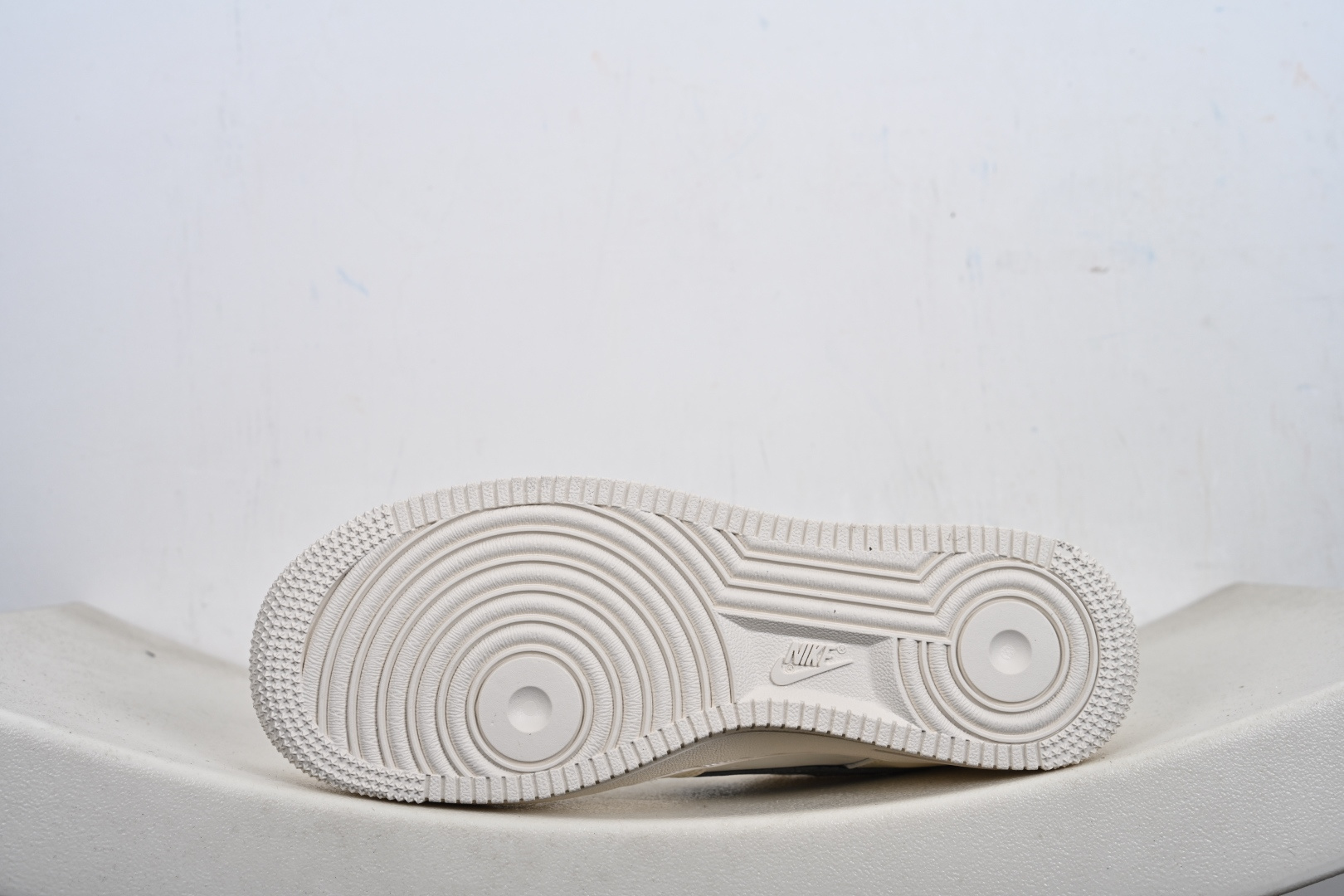 Nike Air Force 1 Low 马年限定 MZ9588-822-Top High Quatity Cheap Sneakers Fashion Clothing Clothes Bags handbags Shoes of all Brand wholesale With The best Quality And Beautiful Price from China Factory Chinese suppliers wholesaler seller Nike Air Force 1 Low 马年限定 MZ9588-822