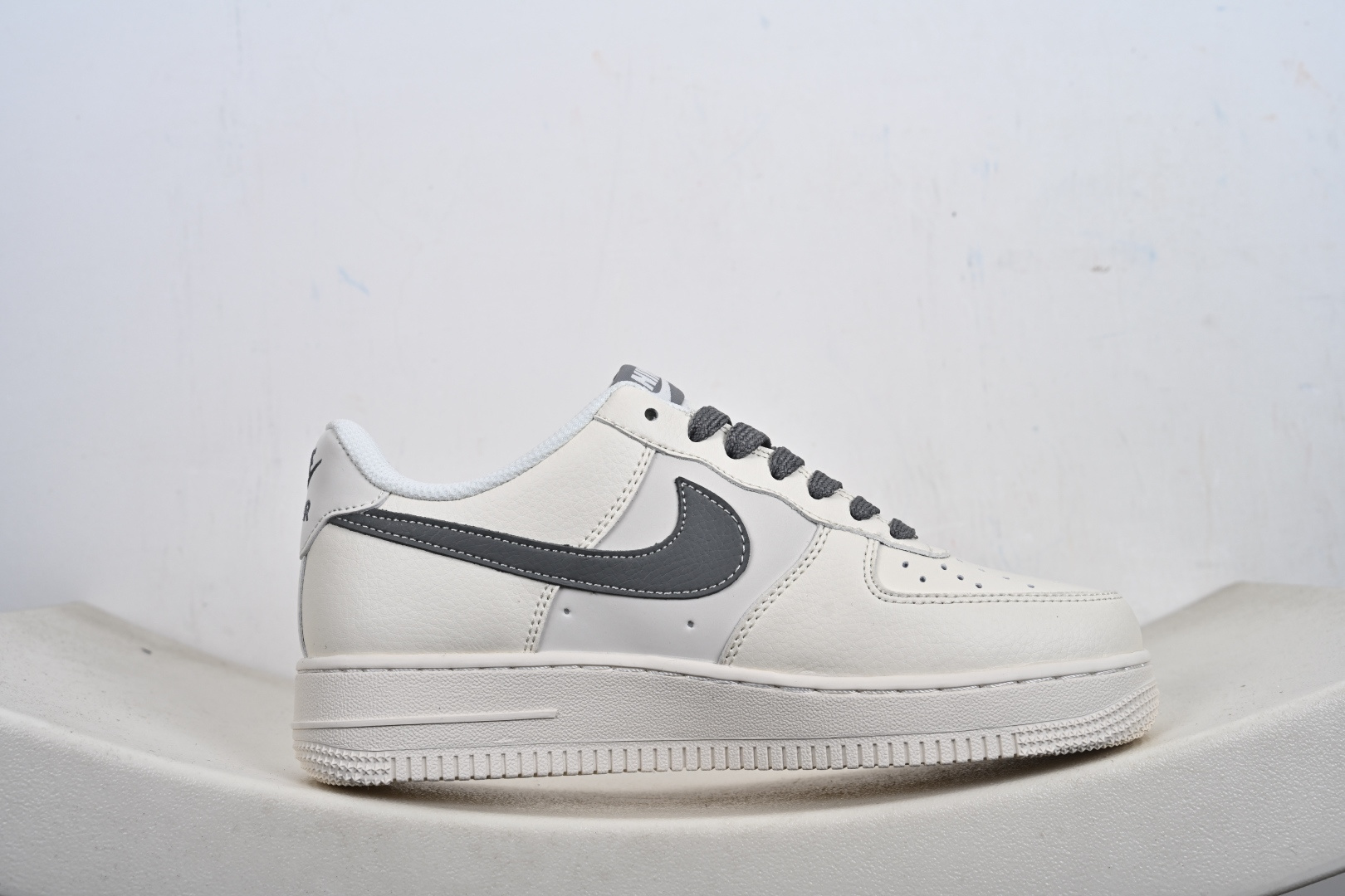 Nike Air Force 1 Low 马年限定 MZ9588-822-Top High Quatity Cheap Sneakers Fashion Clothing Clothes Bags handbags Shoes of all Brand wholesale With The best Quality And Beautiful Price from China Factory Chinese suppliers wholesaler seller Nike Air Force 1 Low 马年限定 MZ9588-822