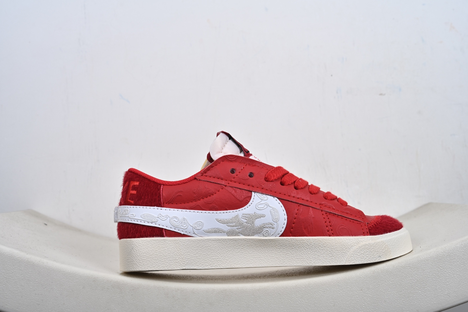 Nike Blazer Low‘77 Jumbo 耐克 马年限定 CNY新年款 经典百搭低帮开拓者休闲运动板鞋 MN2026-001-Top High Quatity Cheap Sneakers Fashion Clothing Clothes Bags handbags Shoes of all Brand wholesale With The best Quality And Beautiful Price from China Factory Chinese suppliers wholesaler seller Nike Blazer Low‘77 Jumbo 耐克 马年限定 CNY新年款 经典百搭低帮开拓者休闲运动板鞋 MN2026-001